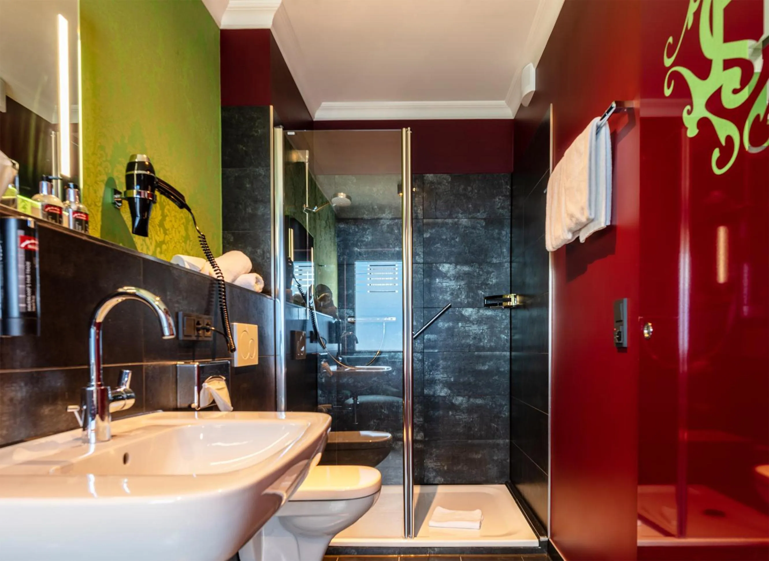 Shower in Haverkamp Suites