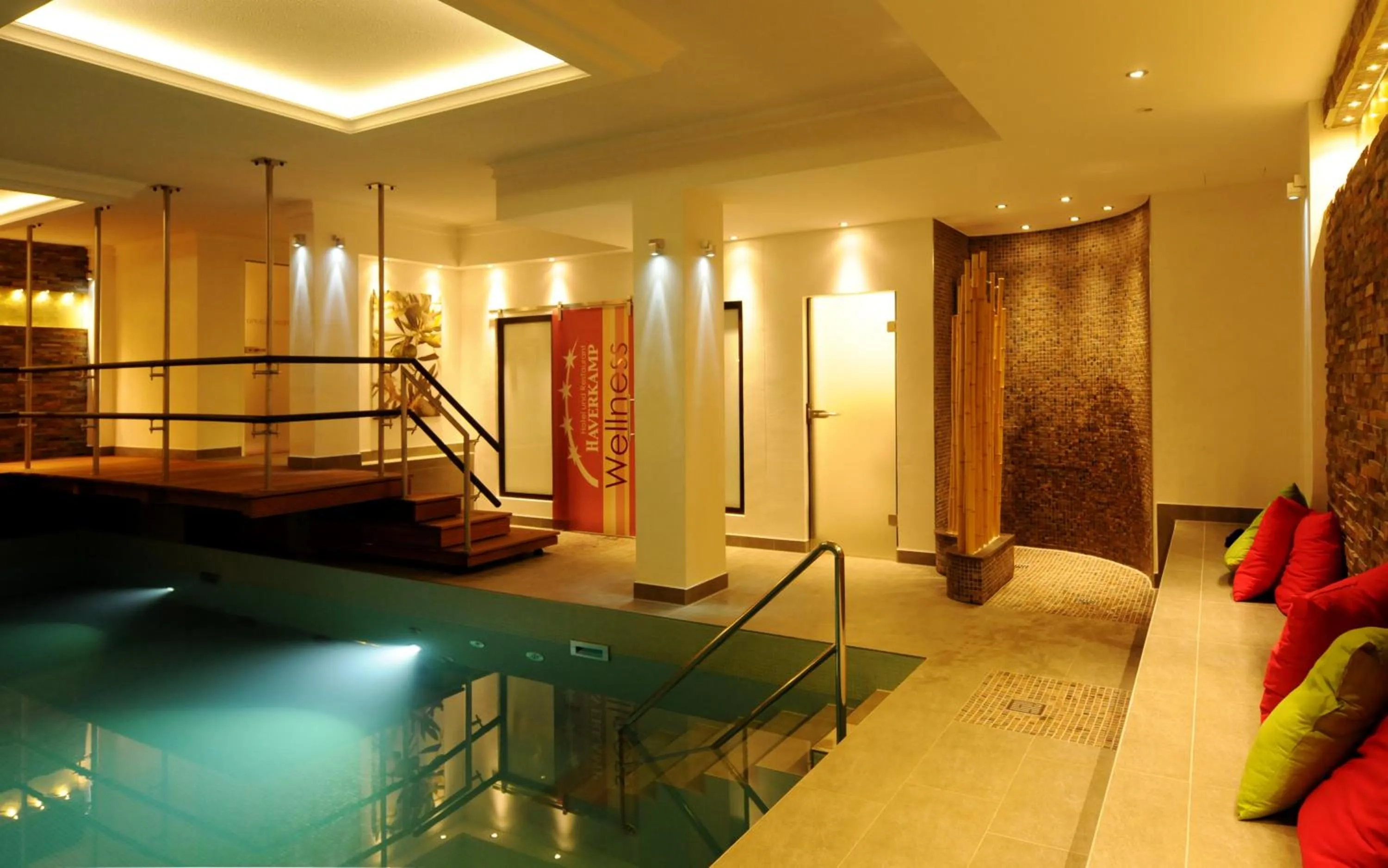 Swimming pool in Haverkamp Suites