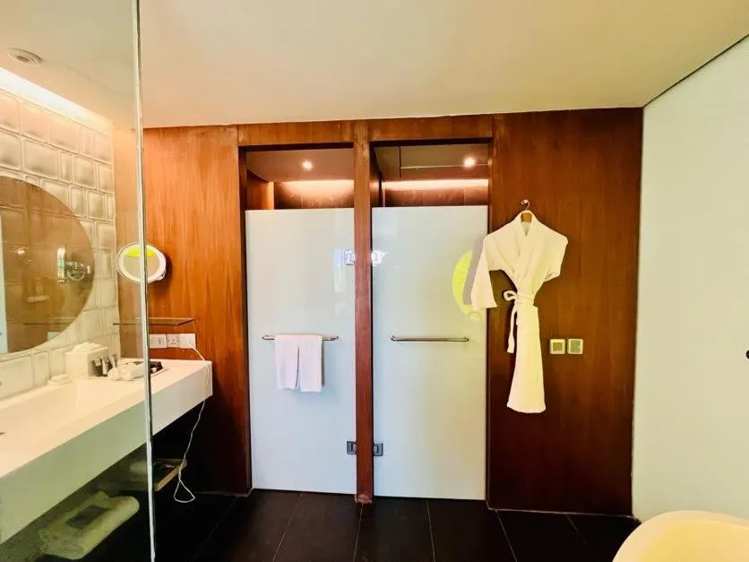 Shower in The Park Hyderabad, Banjara Hills near Hussain Sagar Lake