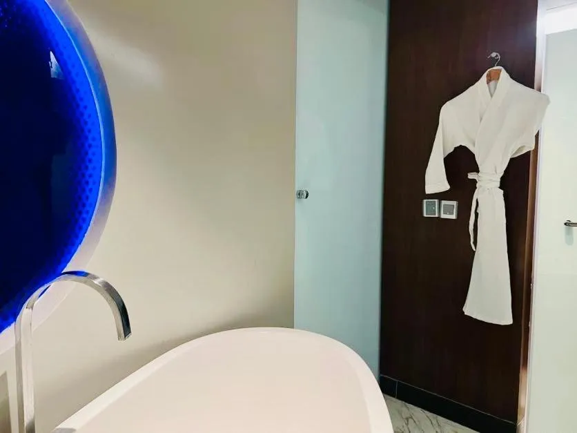 Bath, Bed in The Park Hyderabad, Banjara Hills near Hussain Sagar Lake