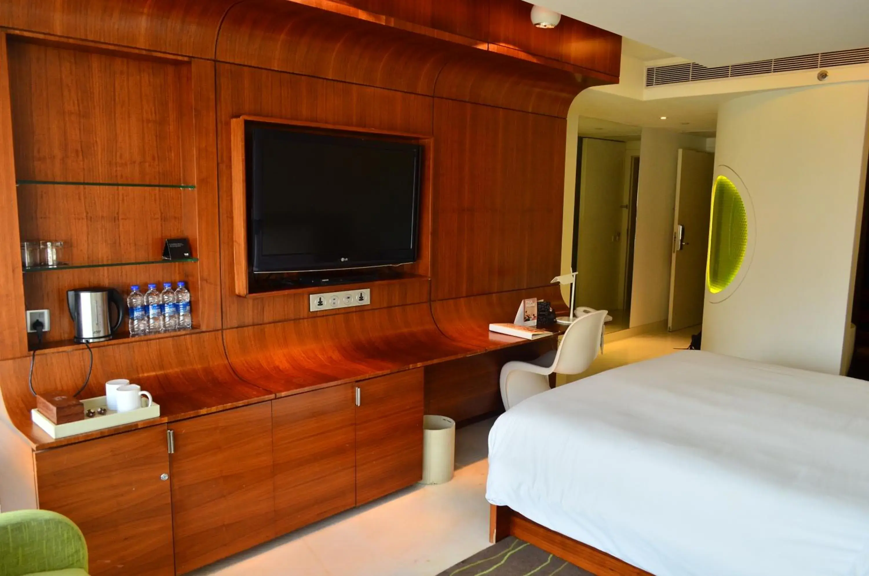 Bed in The Park Hyderabad, Banjara Hills near Hussain Sagar Lake Bed in The Park Hyderabad, Banjara Hills near Hussain Sagar Lake