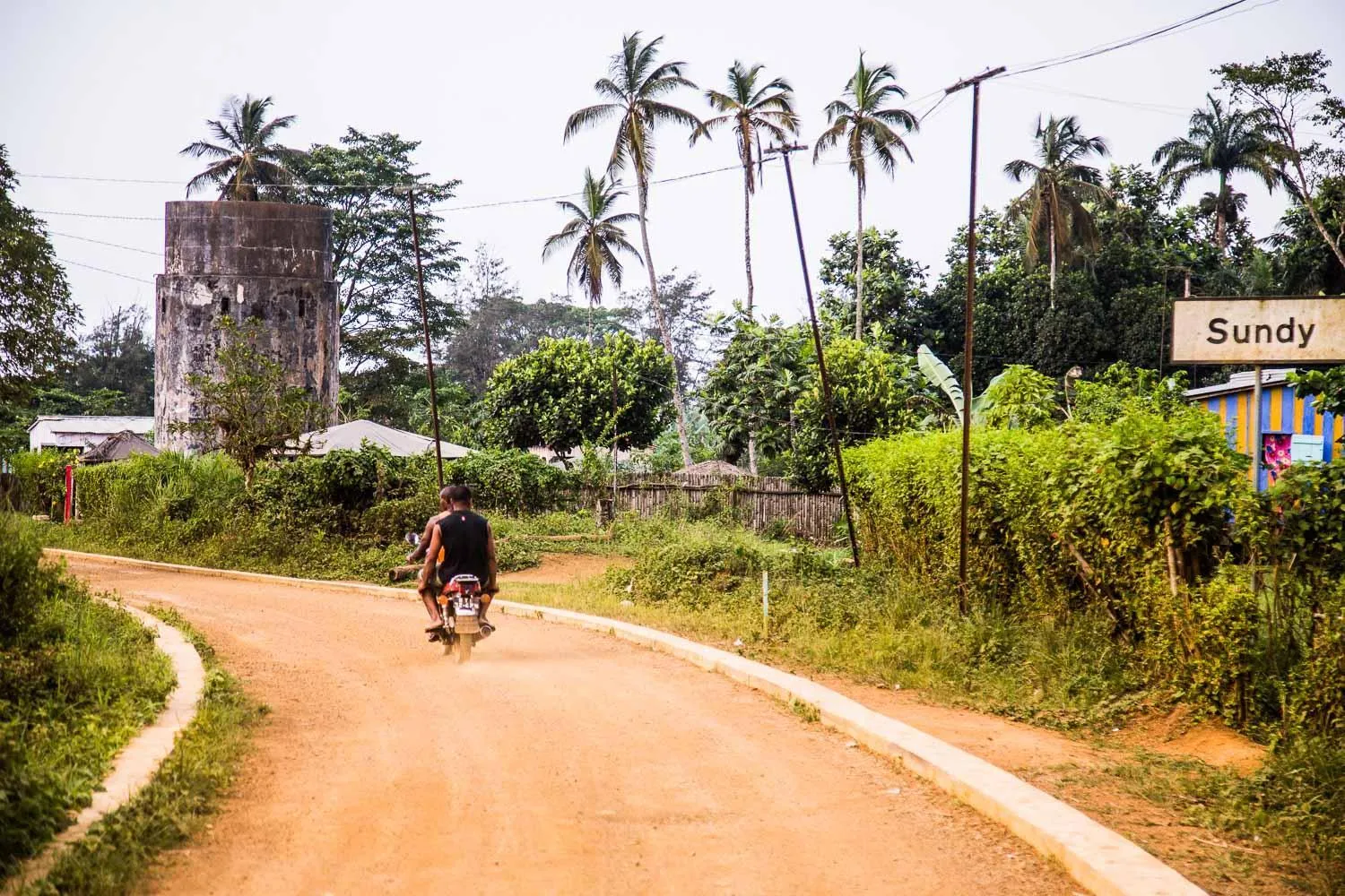 People in Sundy Praia - Principe Collection