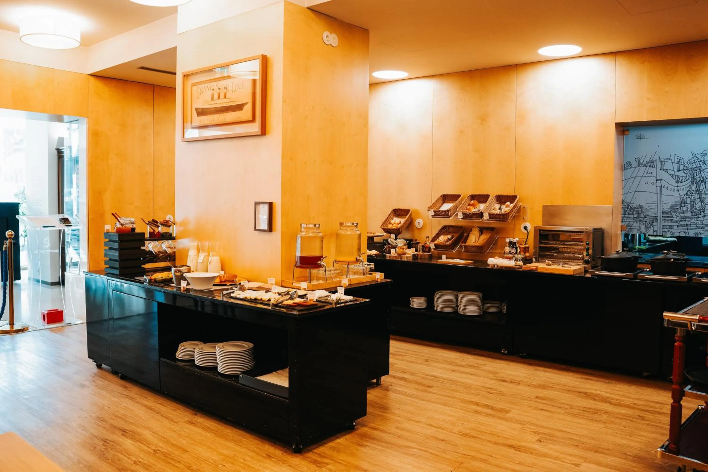 Buffet breakfast in Sea Porto Hotel