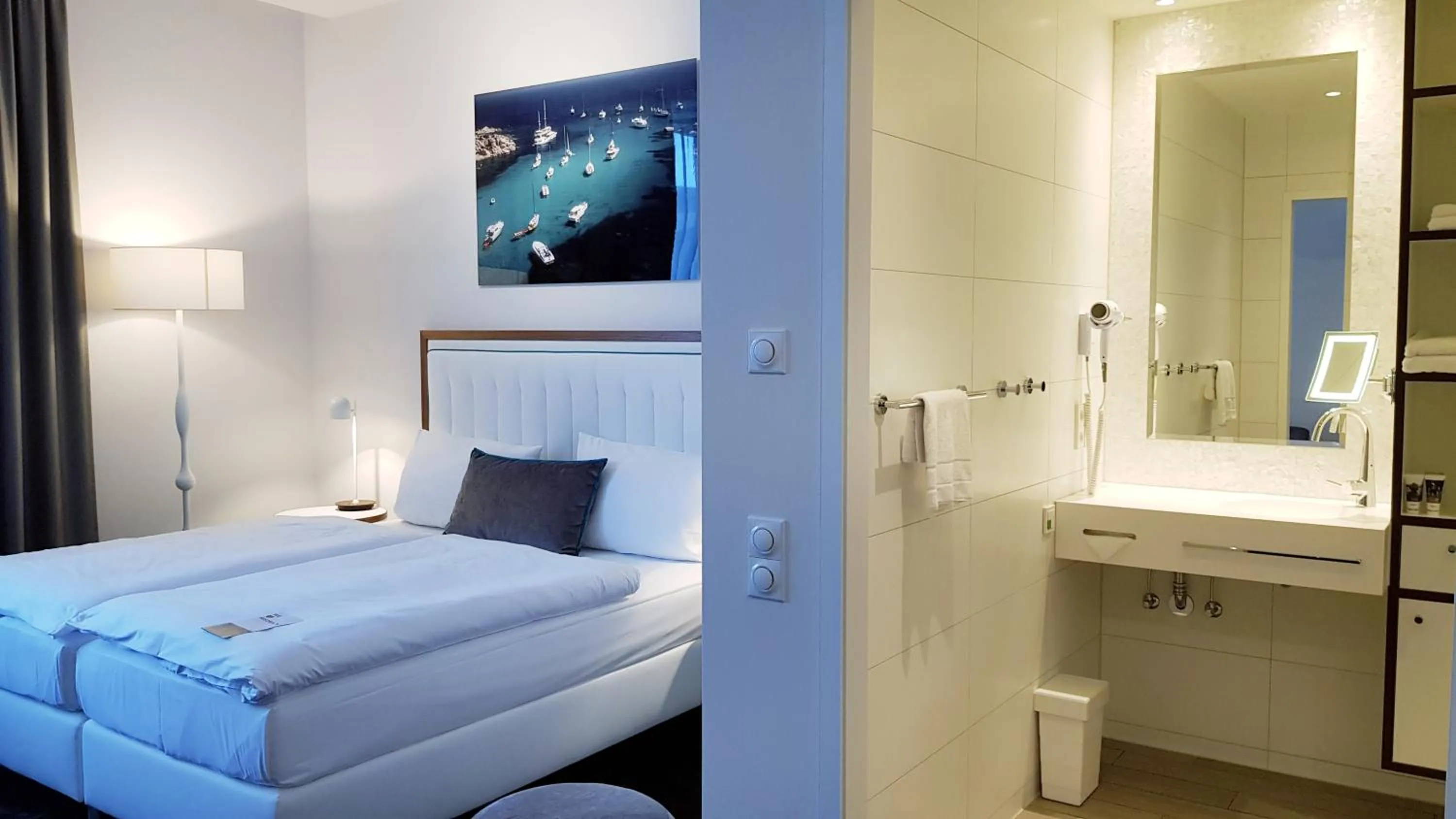 Bed in Hotel MOA Berlin