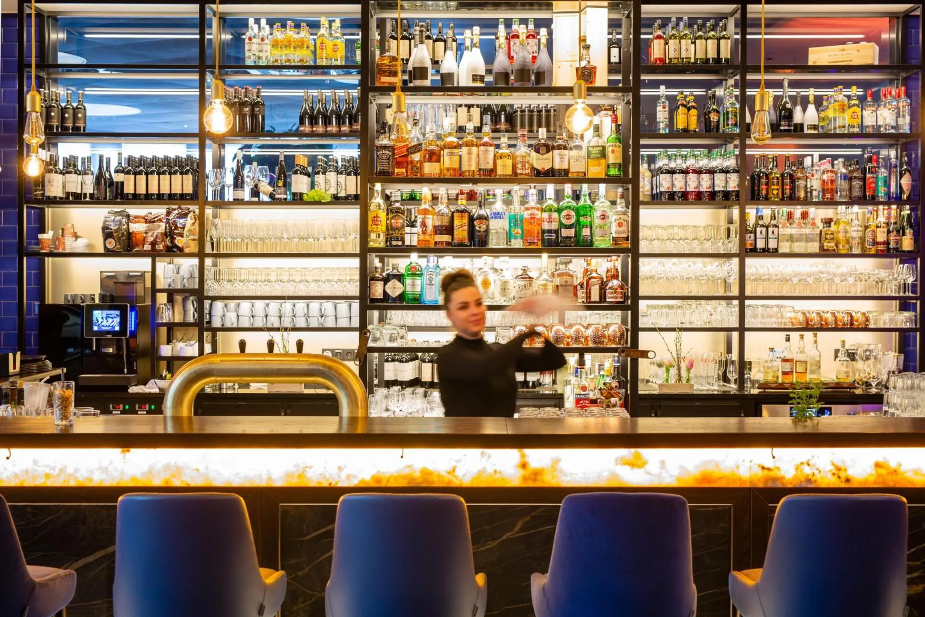 Lounge or bar in Mercure Hotel MOA Berlin Lounge or bar in Mercure Hotel MOA Berlin