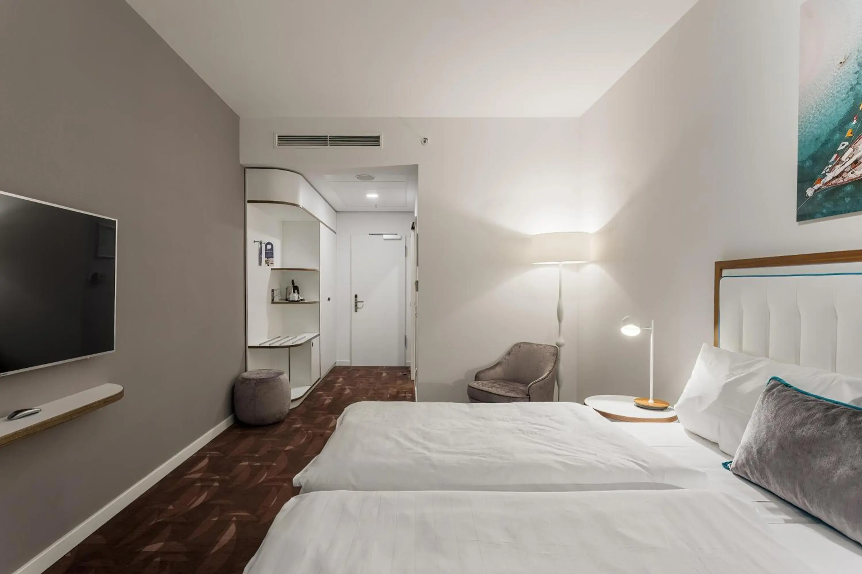 Photo of the whole room, Bed in Hotel MOA Berlin Photo of the whole room, Bed in Hotel MOA Berlin