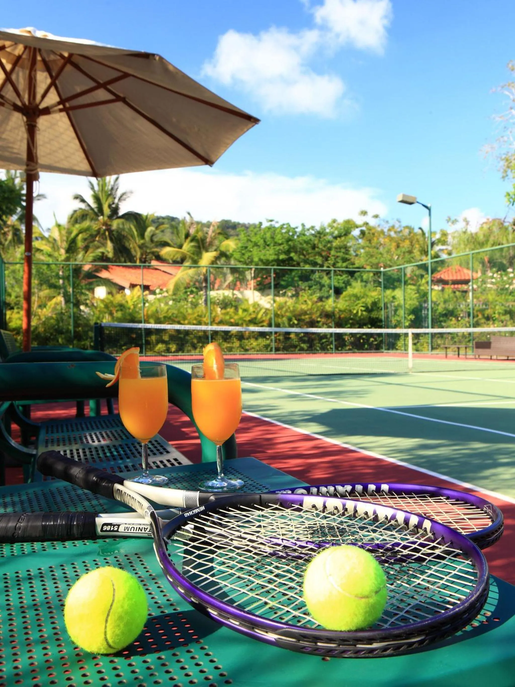 Tennis court in Luhuitou State Guesthouse & Resort