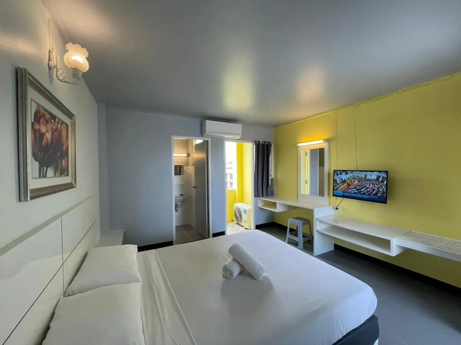 Bed in Summer Hotel Bed in Summer Hotel