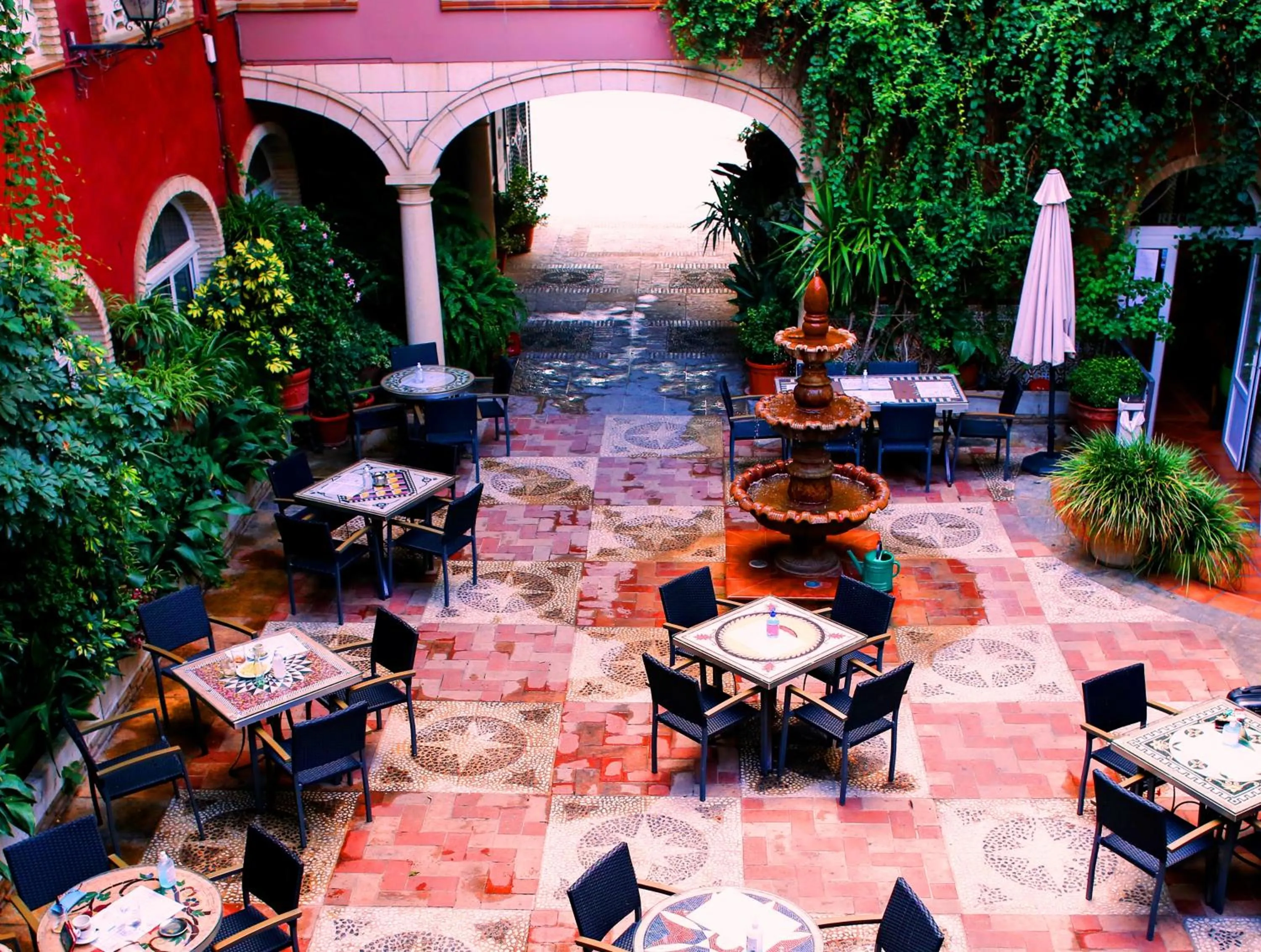 Restaurant/places to eat in Hotel Plaza Manjón