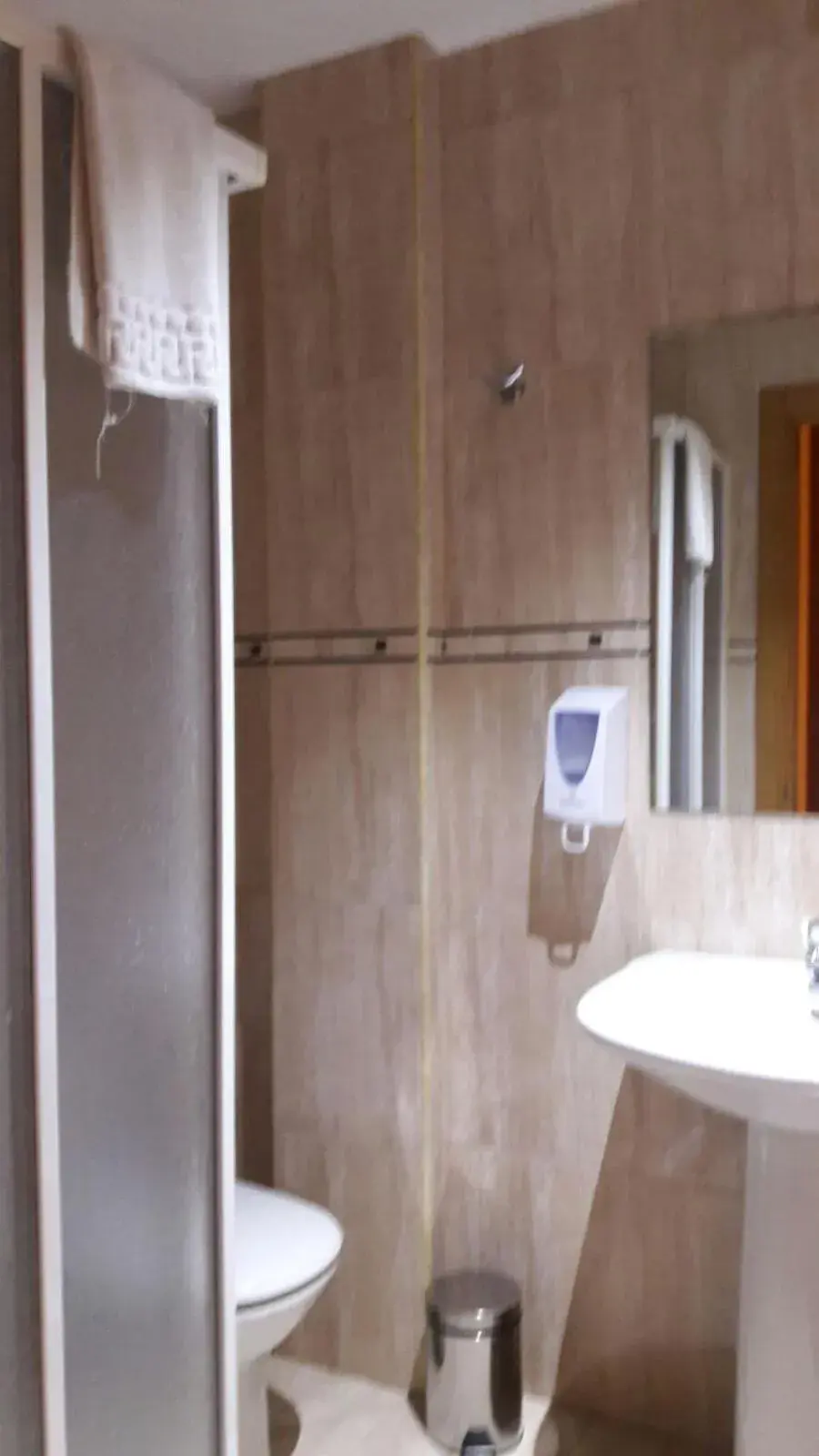 Single Room with Private Bathroom - single occupancy in La Gallega Single Room with Private Bathroom - single occupancy in La Gallega