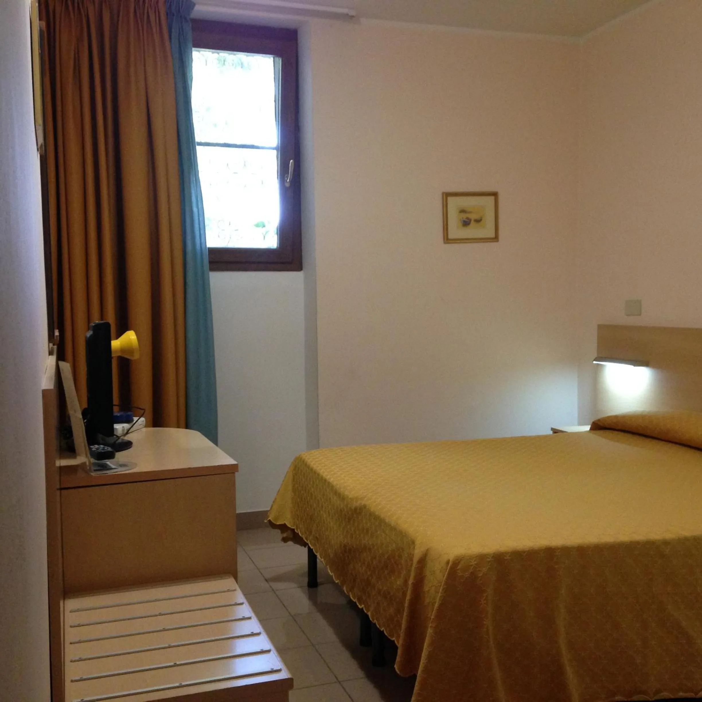 Bedroom, Bed in Hotel Johnson