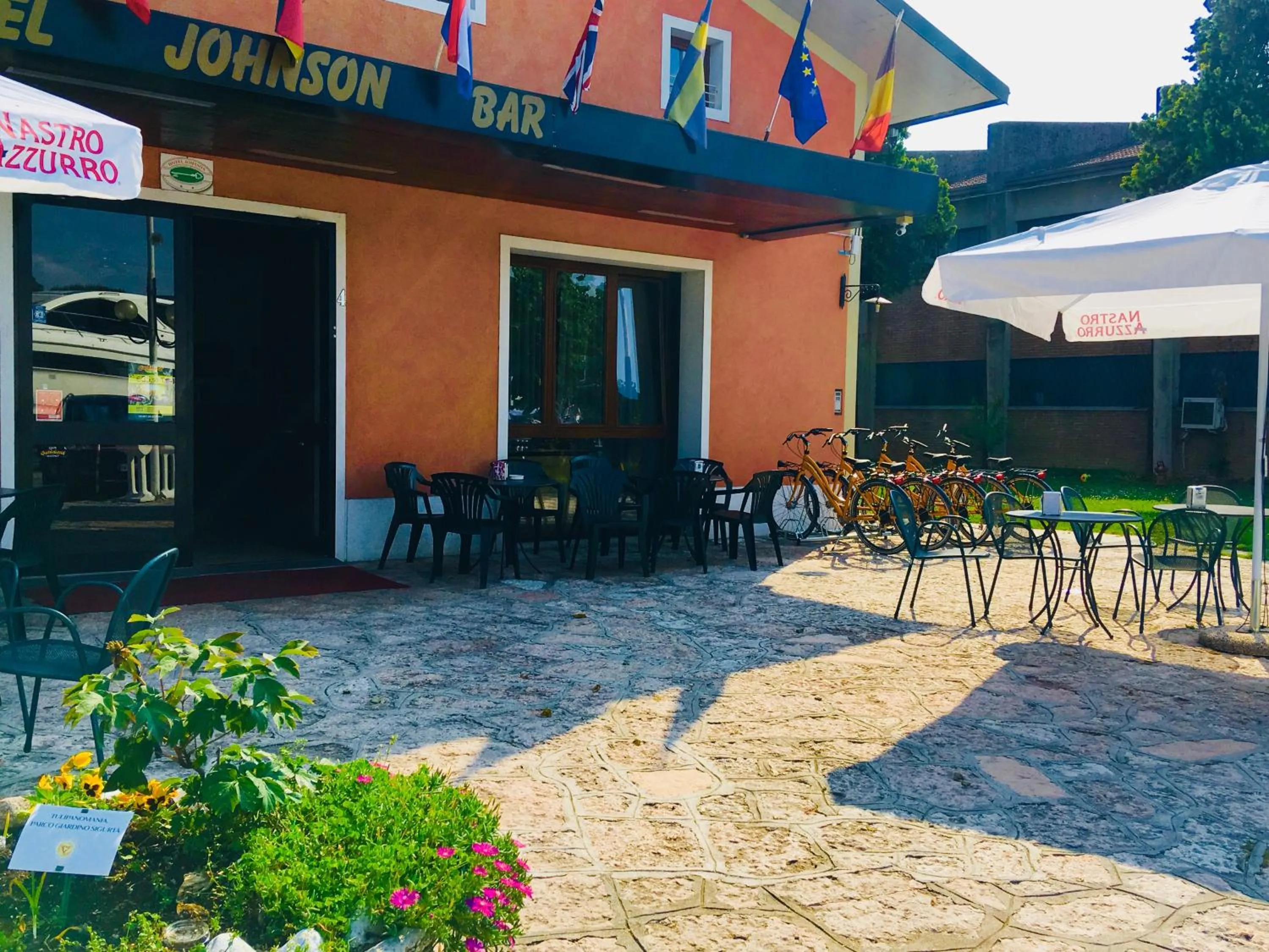 Facade/entrance in Hotel Johnson