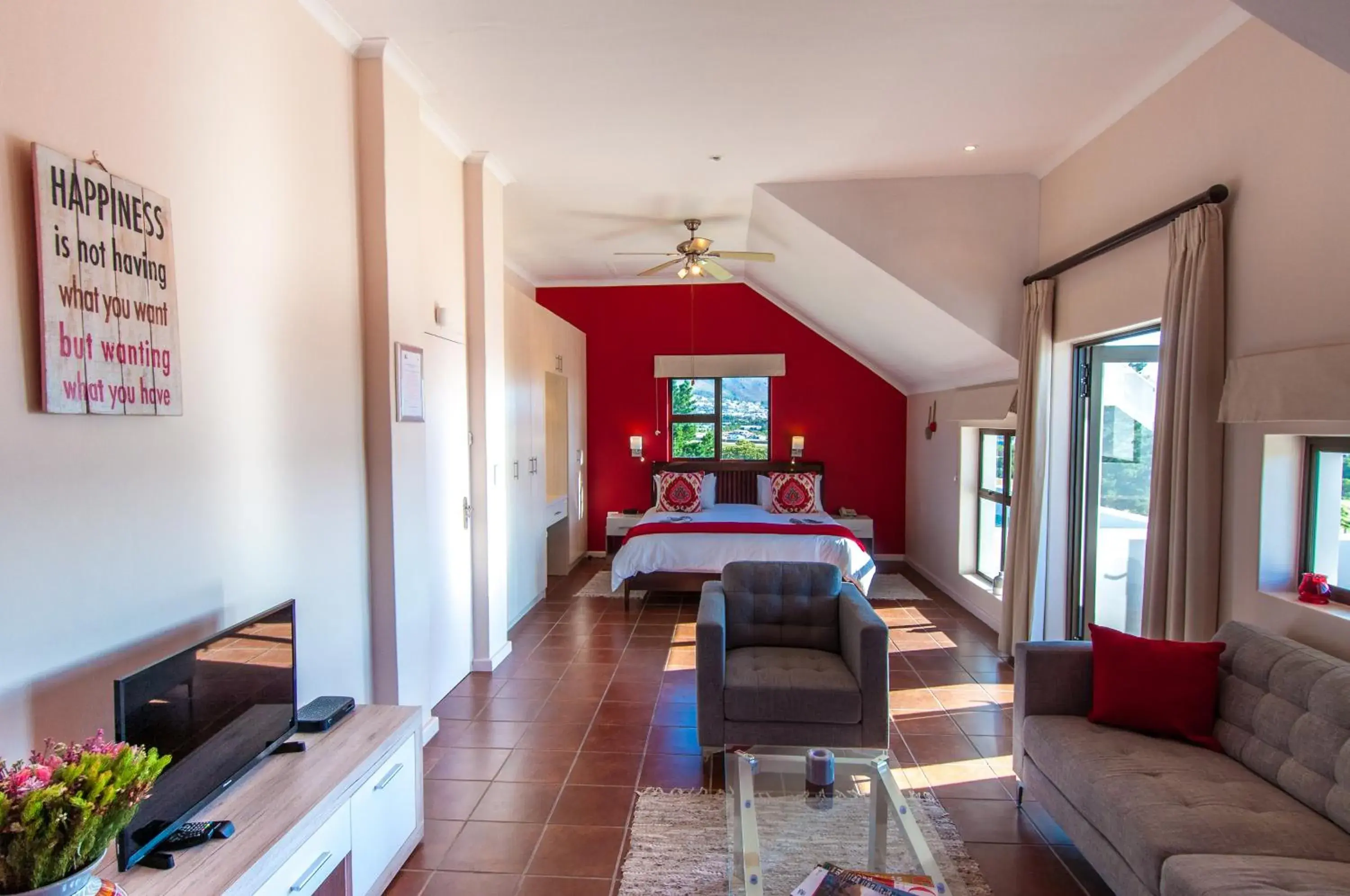 Deluxe Room with Mountain View and Ocean View - single occupancy in Wind-Rose Guest House Deluxe Room with Mountain View and Ocean View - single occupancy in Wind-Rose Guest House