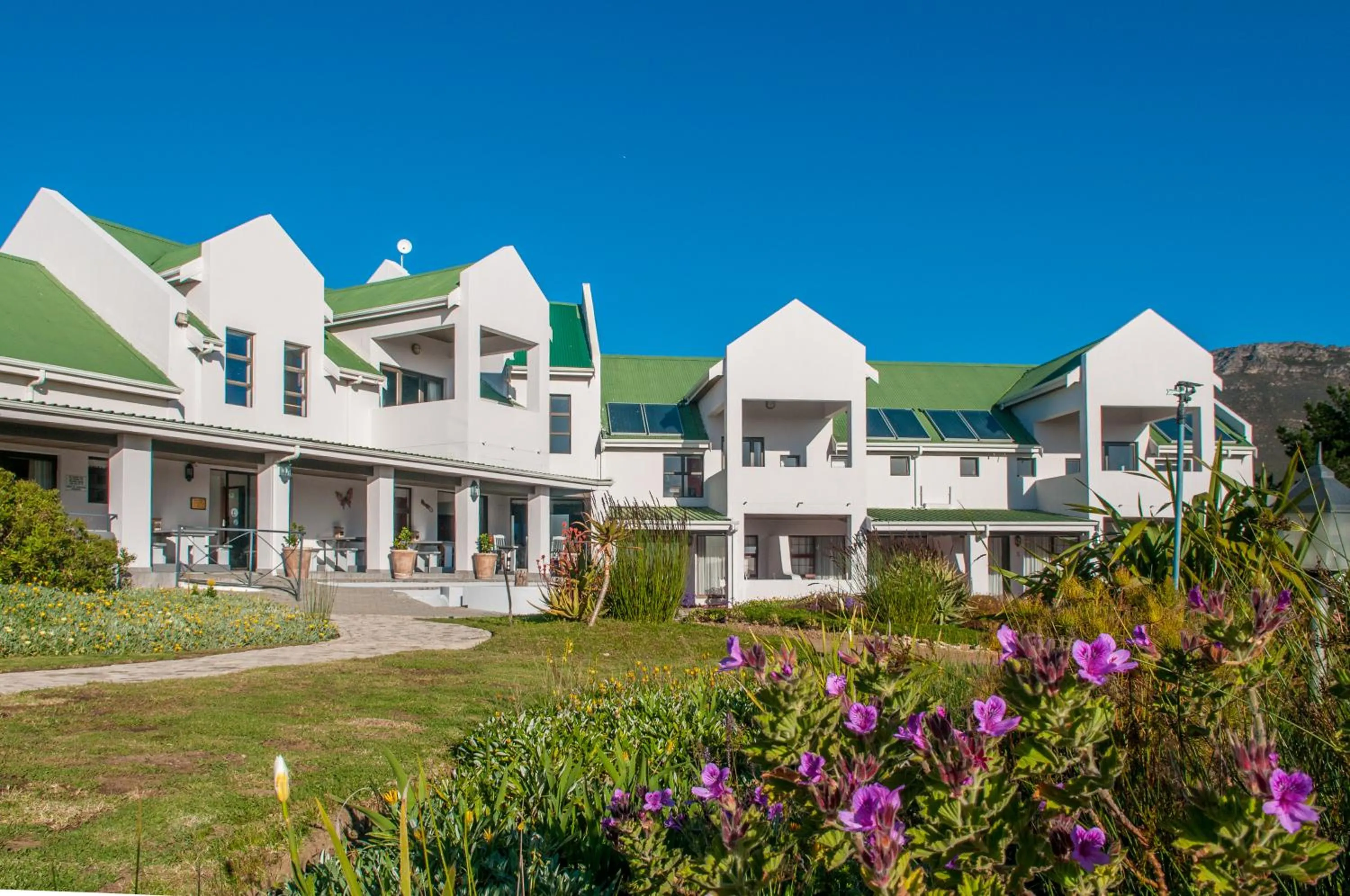 Facade/entrance in Wind-Rose Guest House