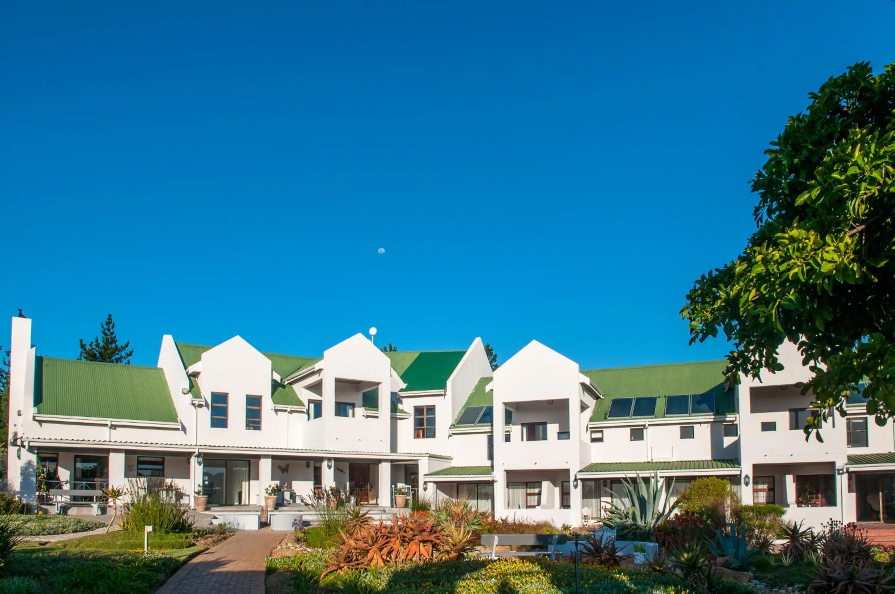Facade/entrance in Wind-Rose Guest House