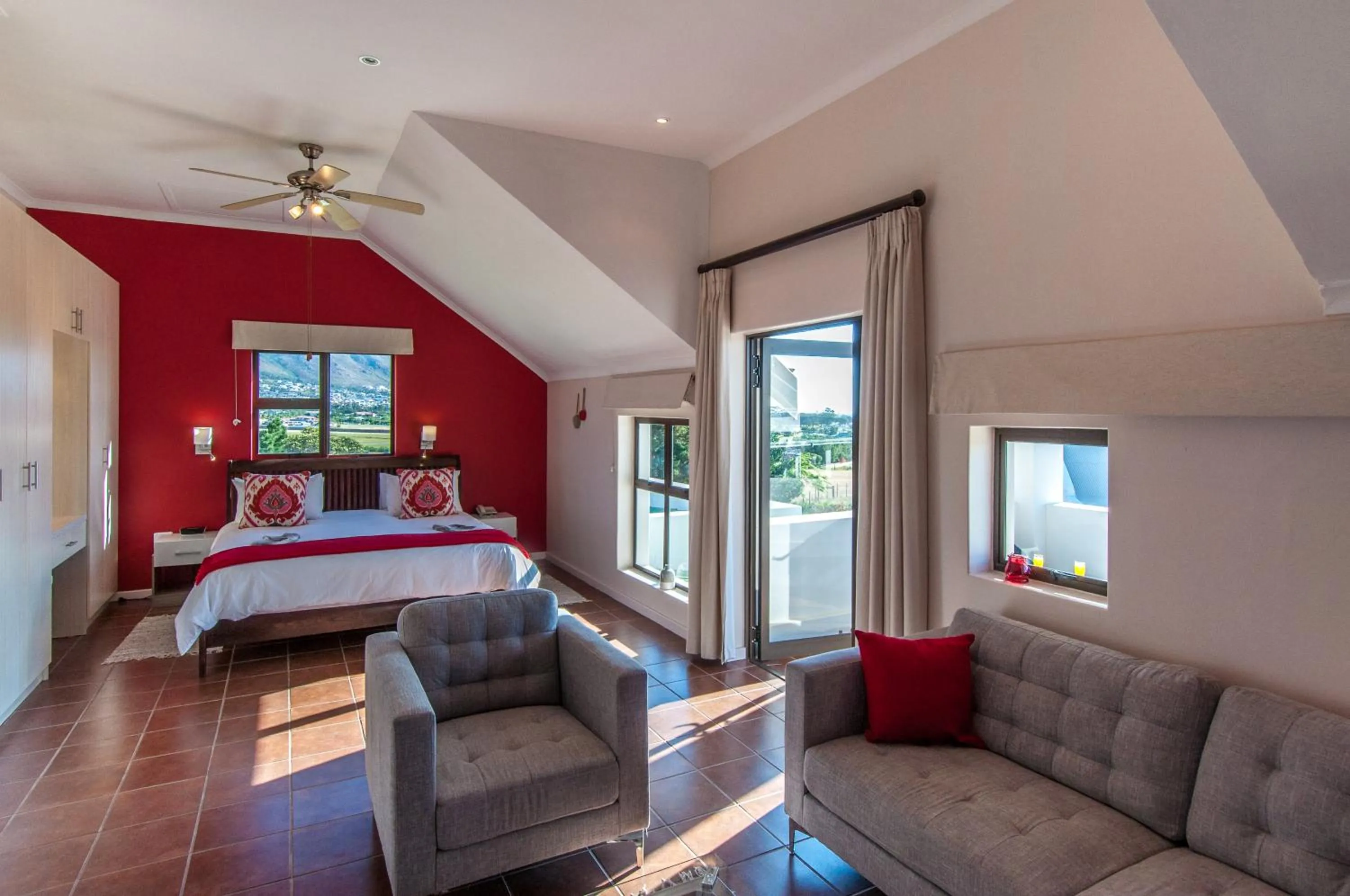 Seating area, Bed in Wind-Rose Guest House