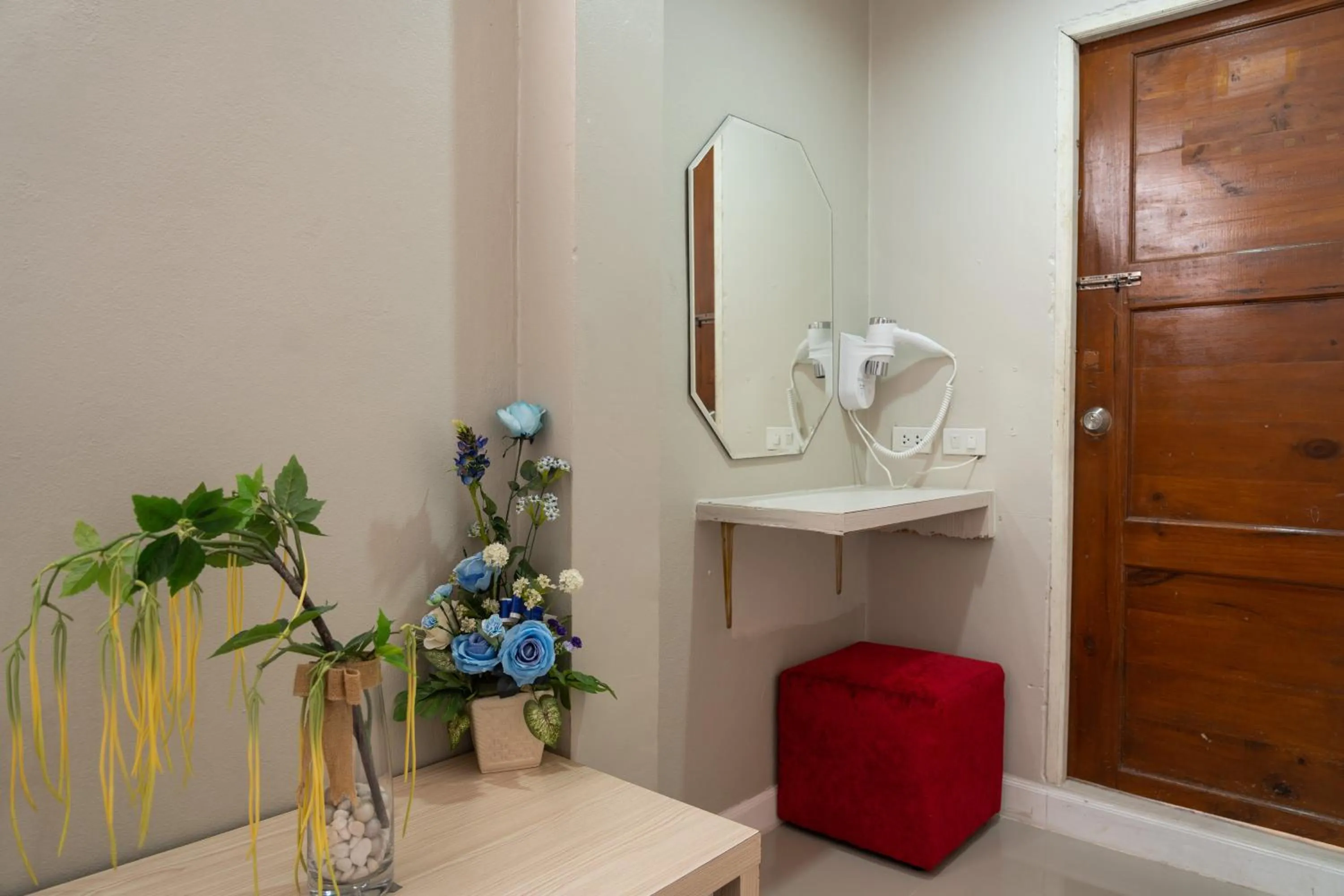 Photo of the whole room in We World Boutique Haatyai