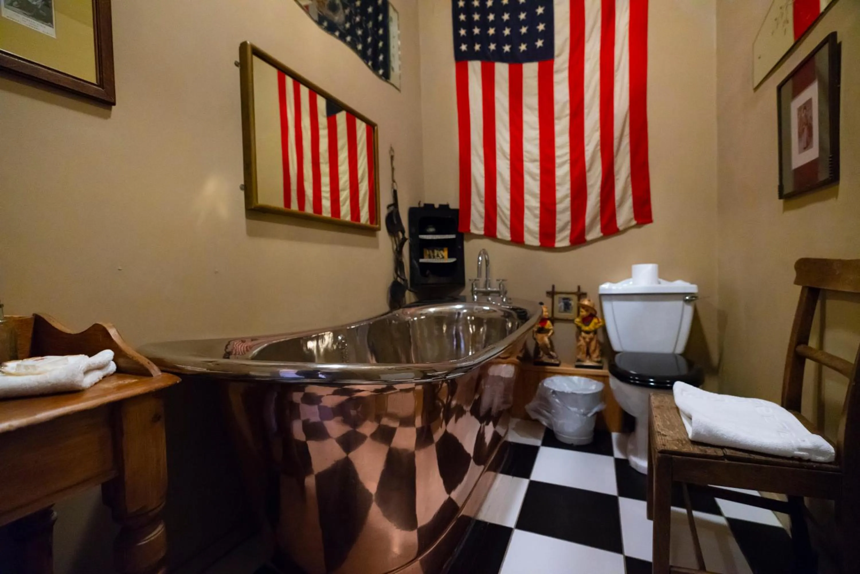 Bathroom in La Rosa Hotel