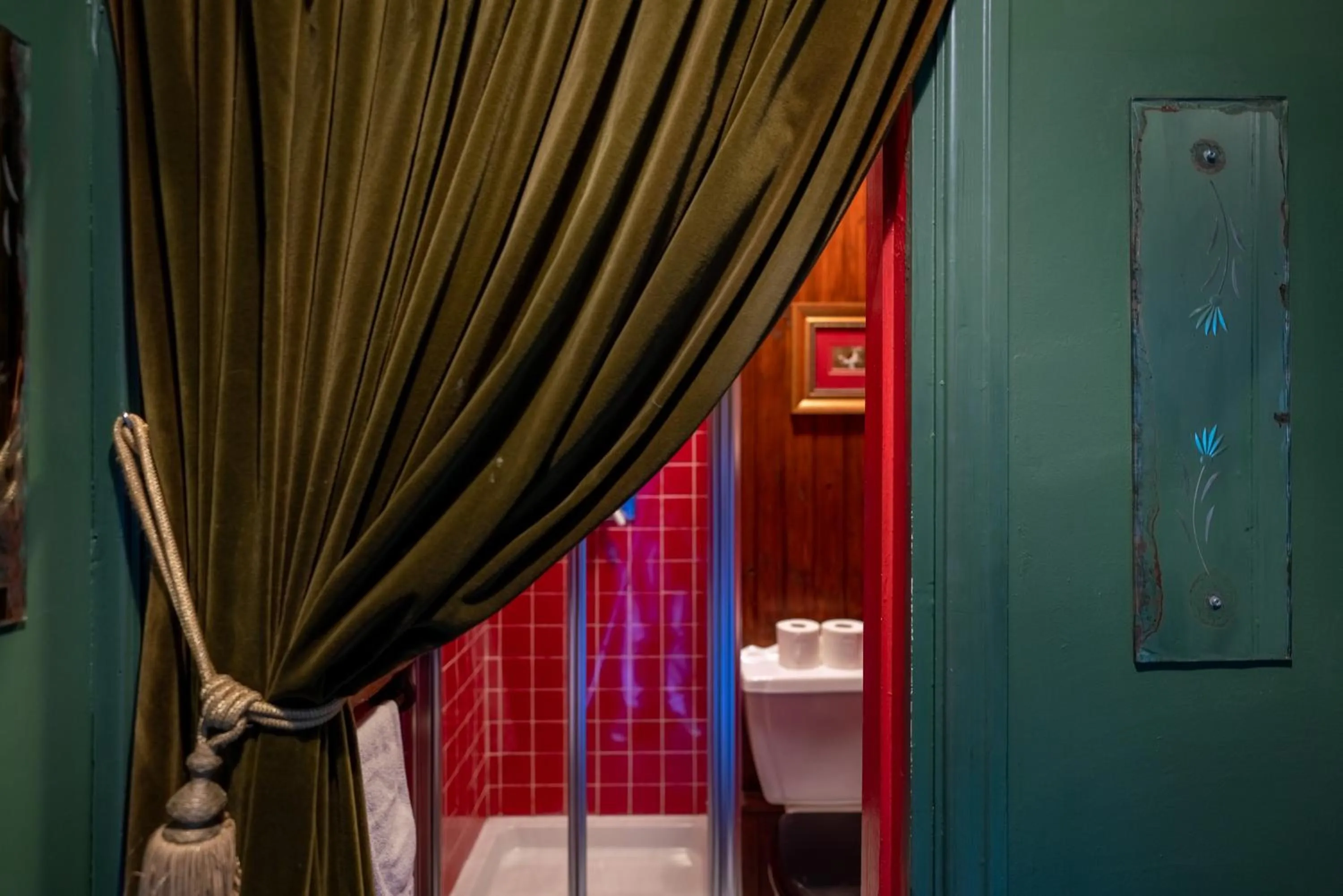 Shower in La Rosa Hotel