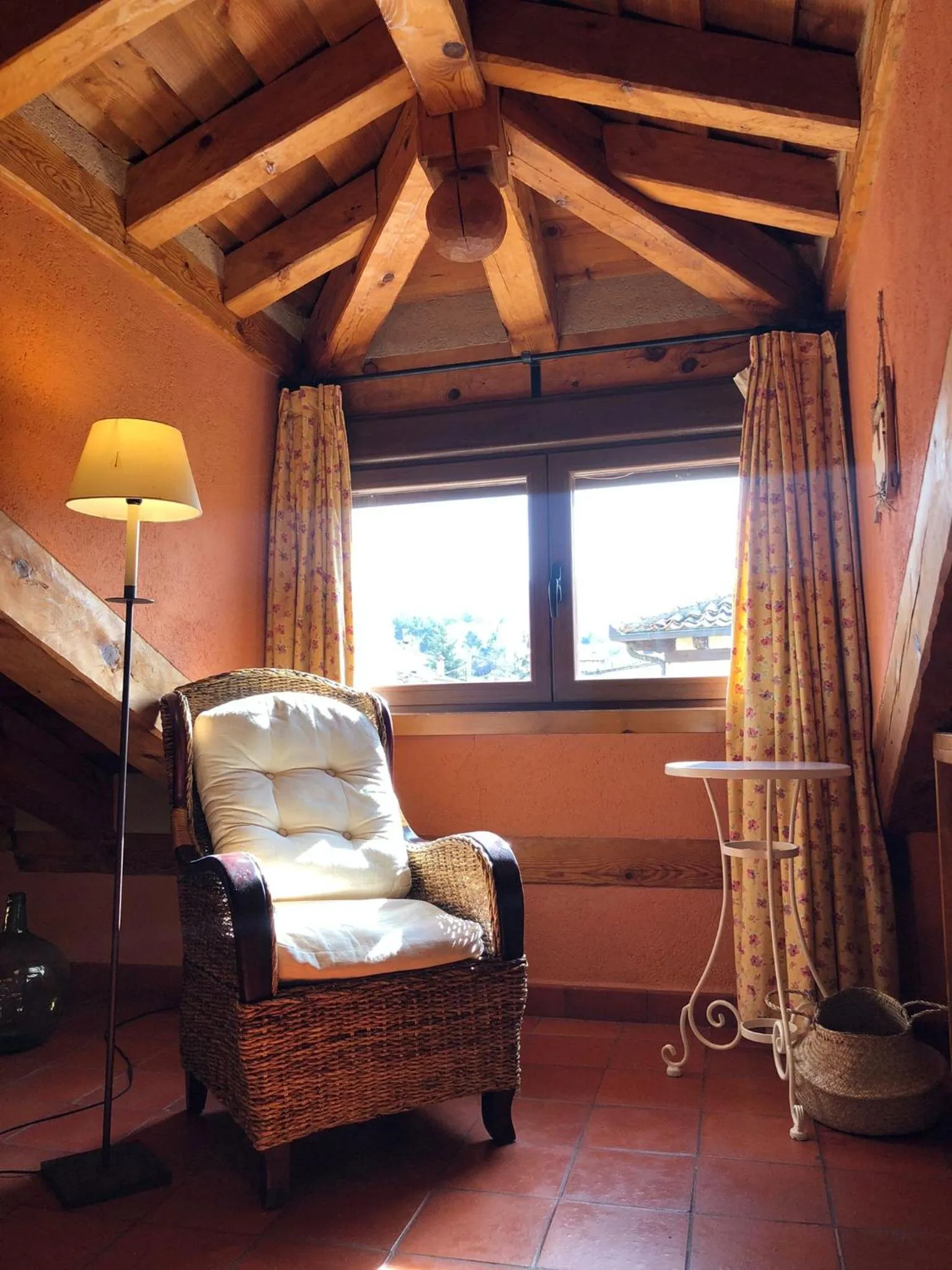 Photo of the whole room in Apartamentos Lobiche