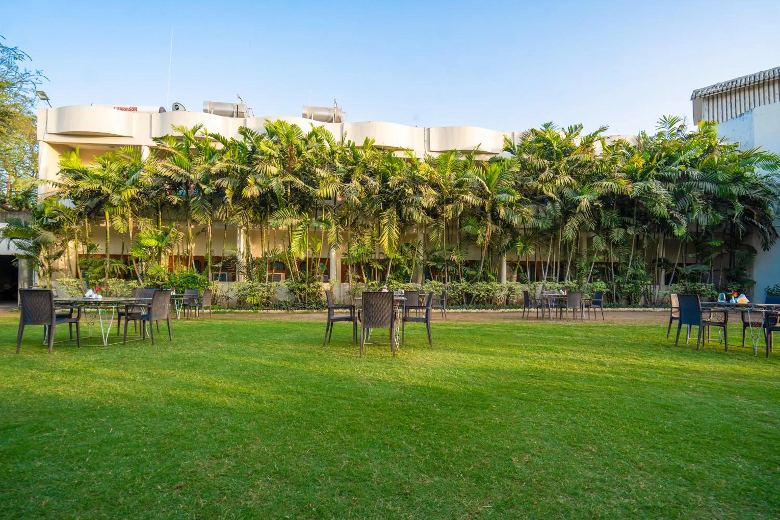 Garden in Hotel Chandrawati Palace