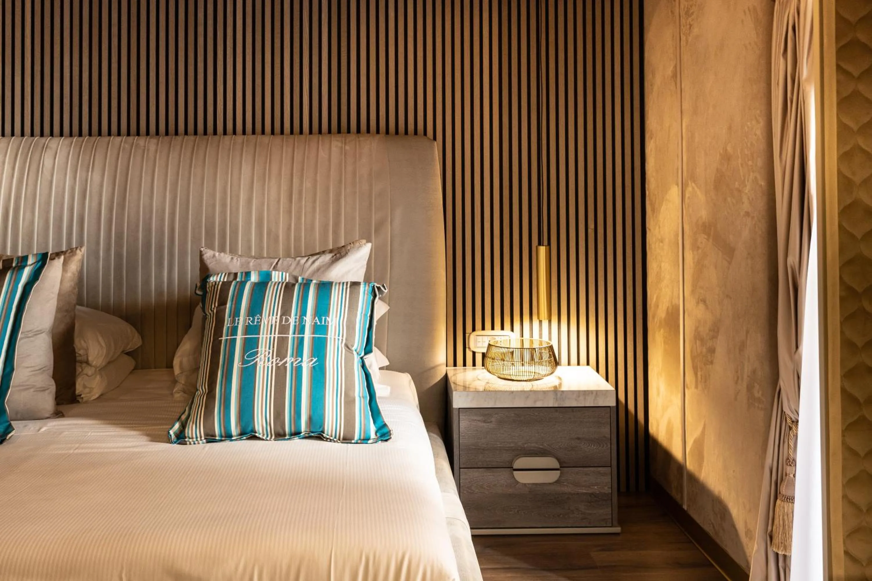 Bed in LE RÊVE DE NAIM Roma