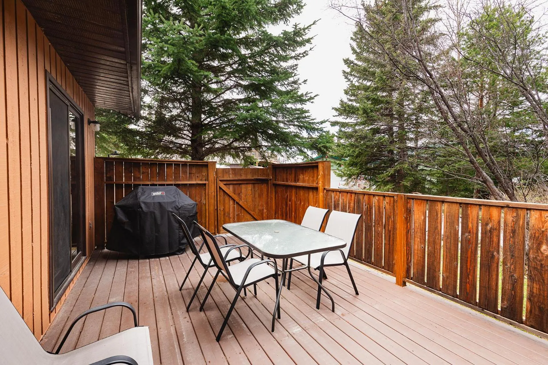 Patio in Overlander Mountain Lodge