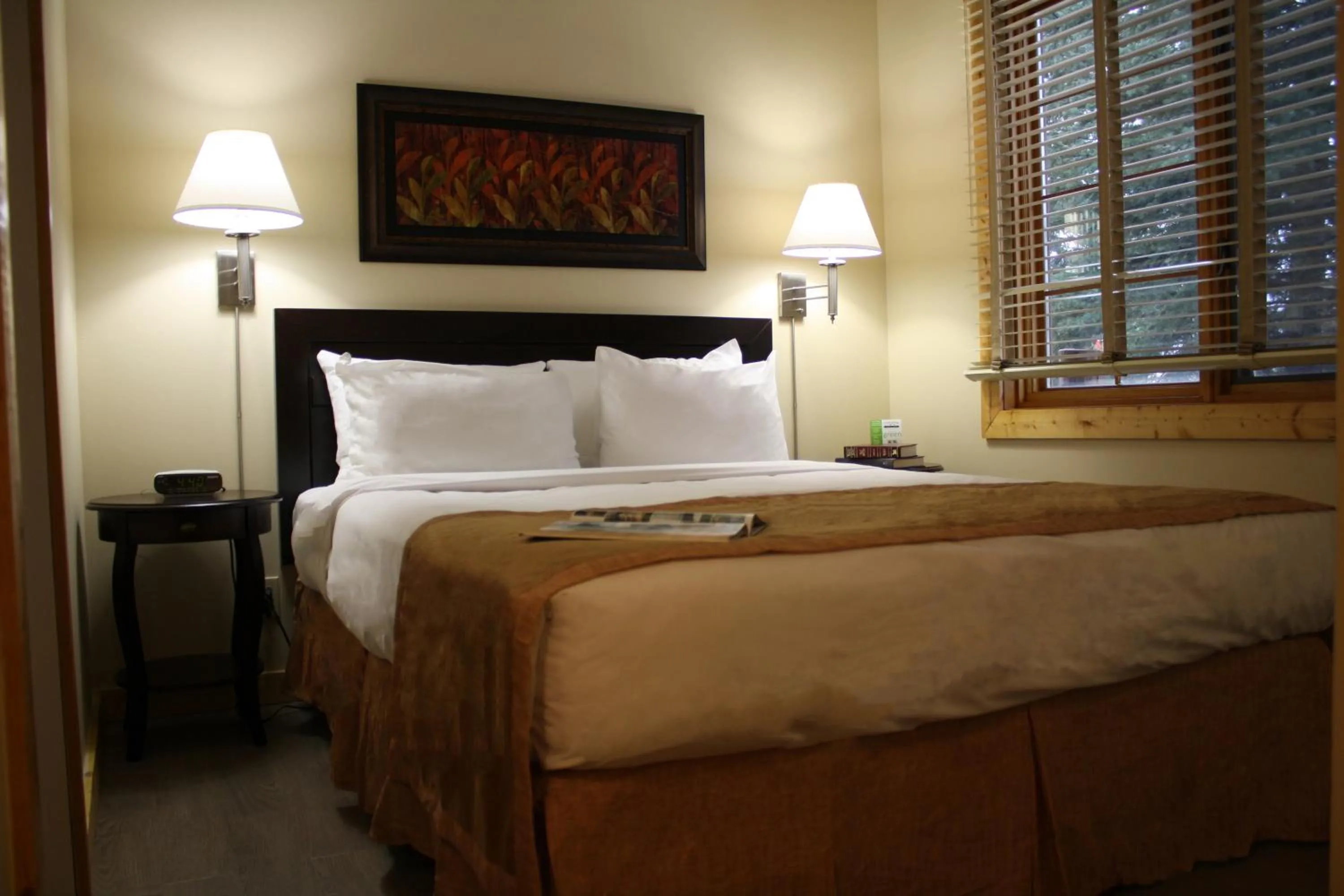 Bed in Overlander Mountain Lodge