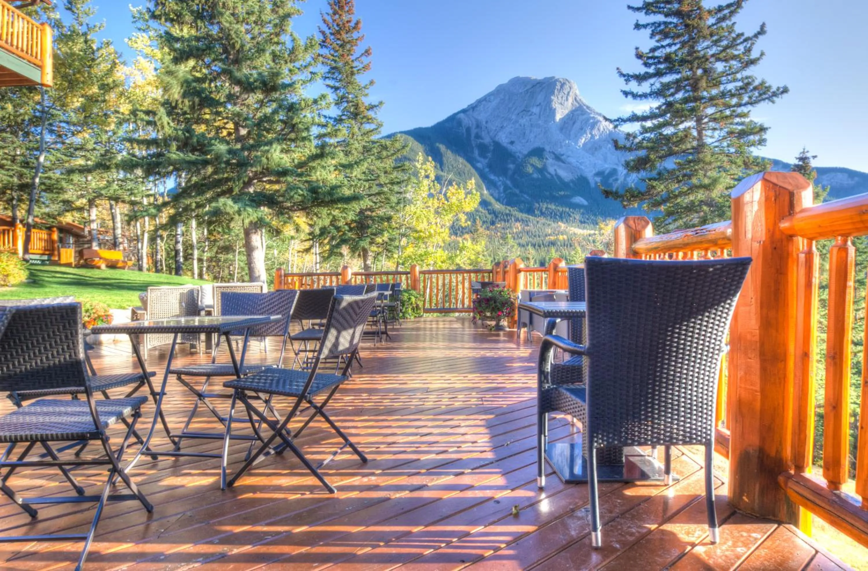Patio in Overlander Mountain Lodge