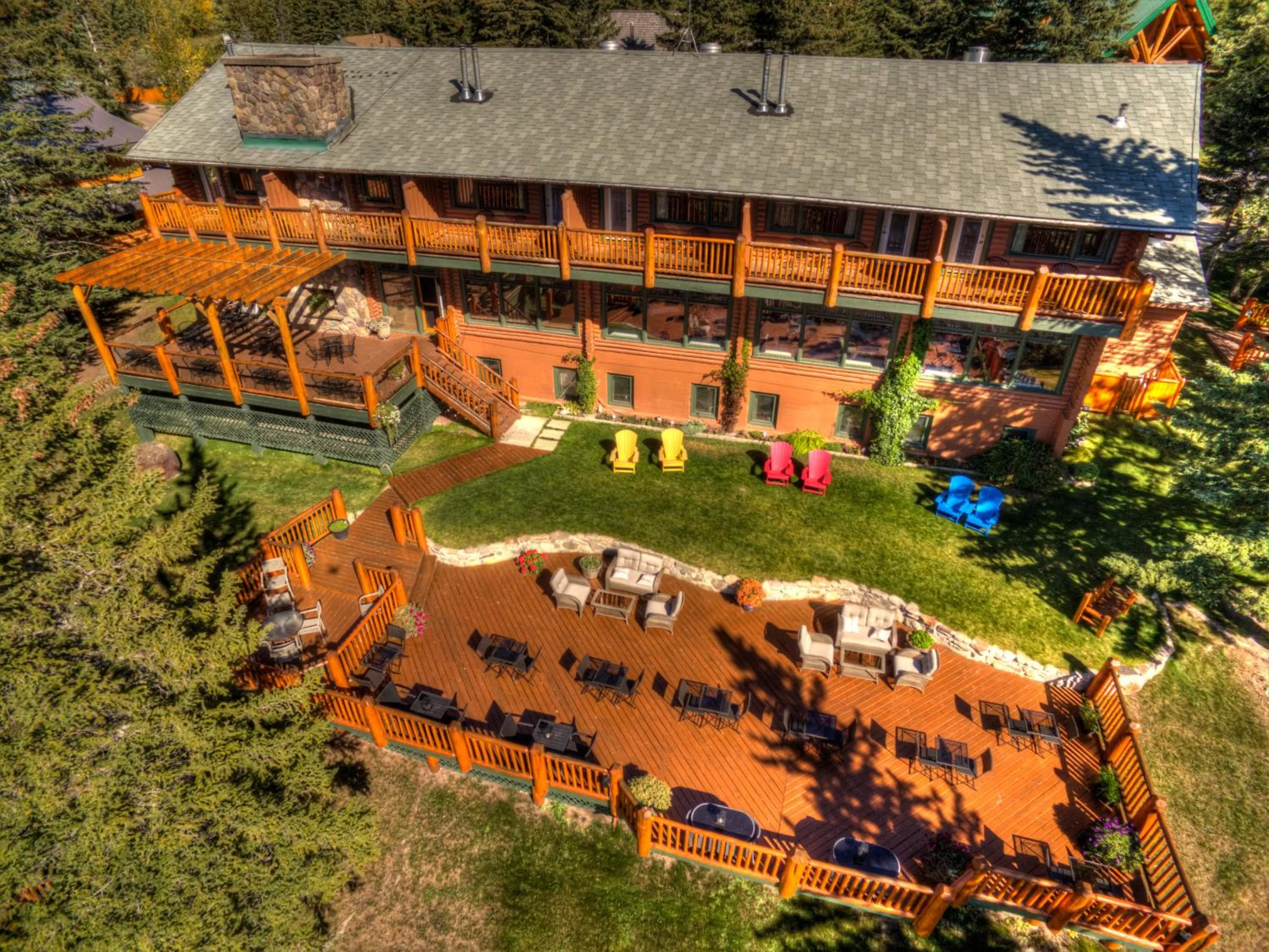 Patio in Overlander Mountain Lodge