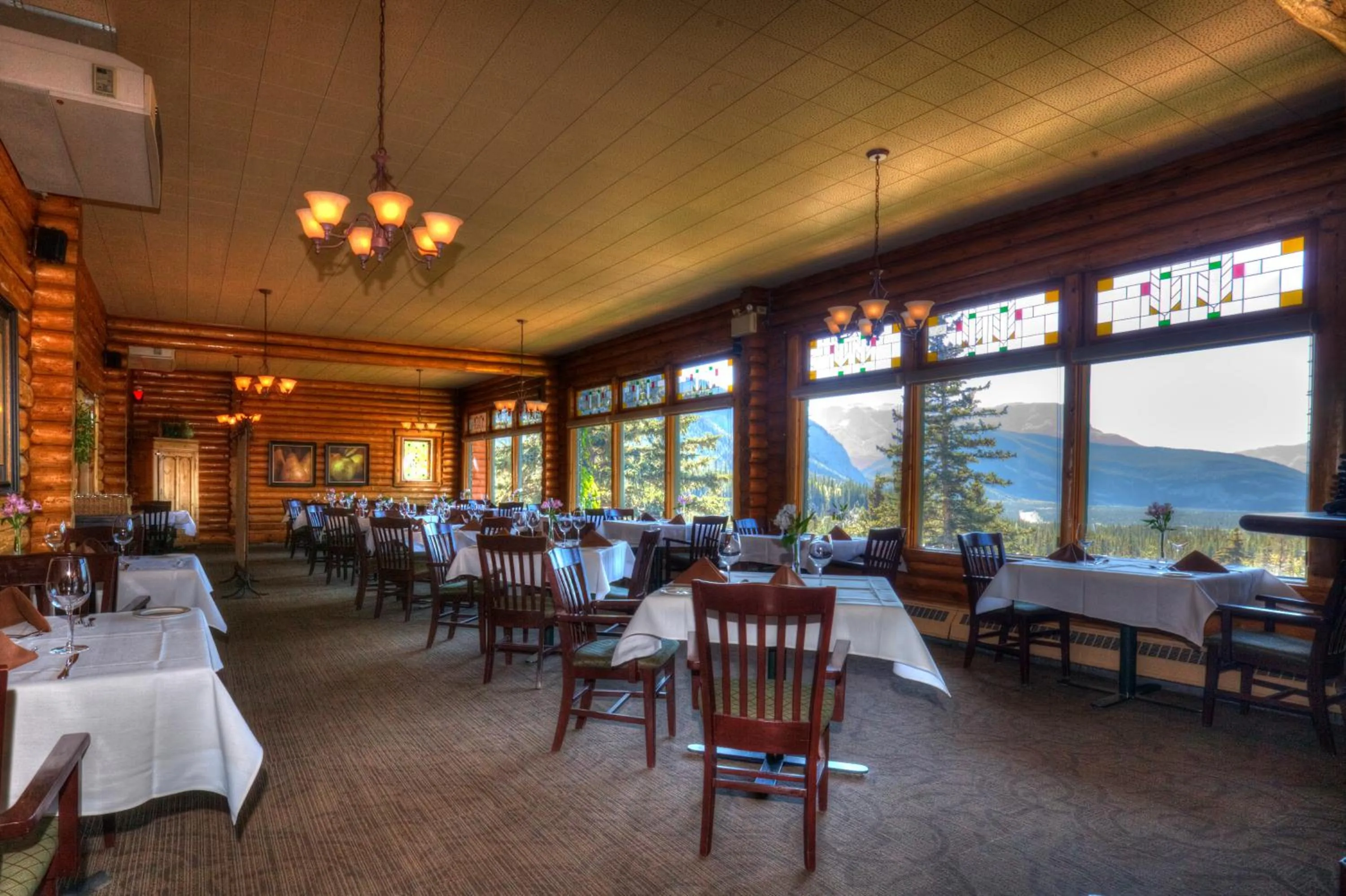 Restaurant/places to eat in Overlander Mountain Lodge