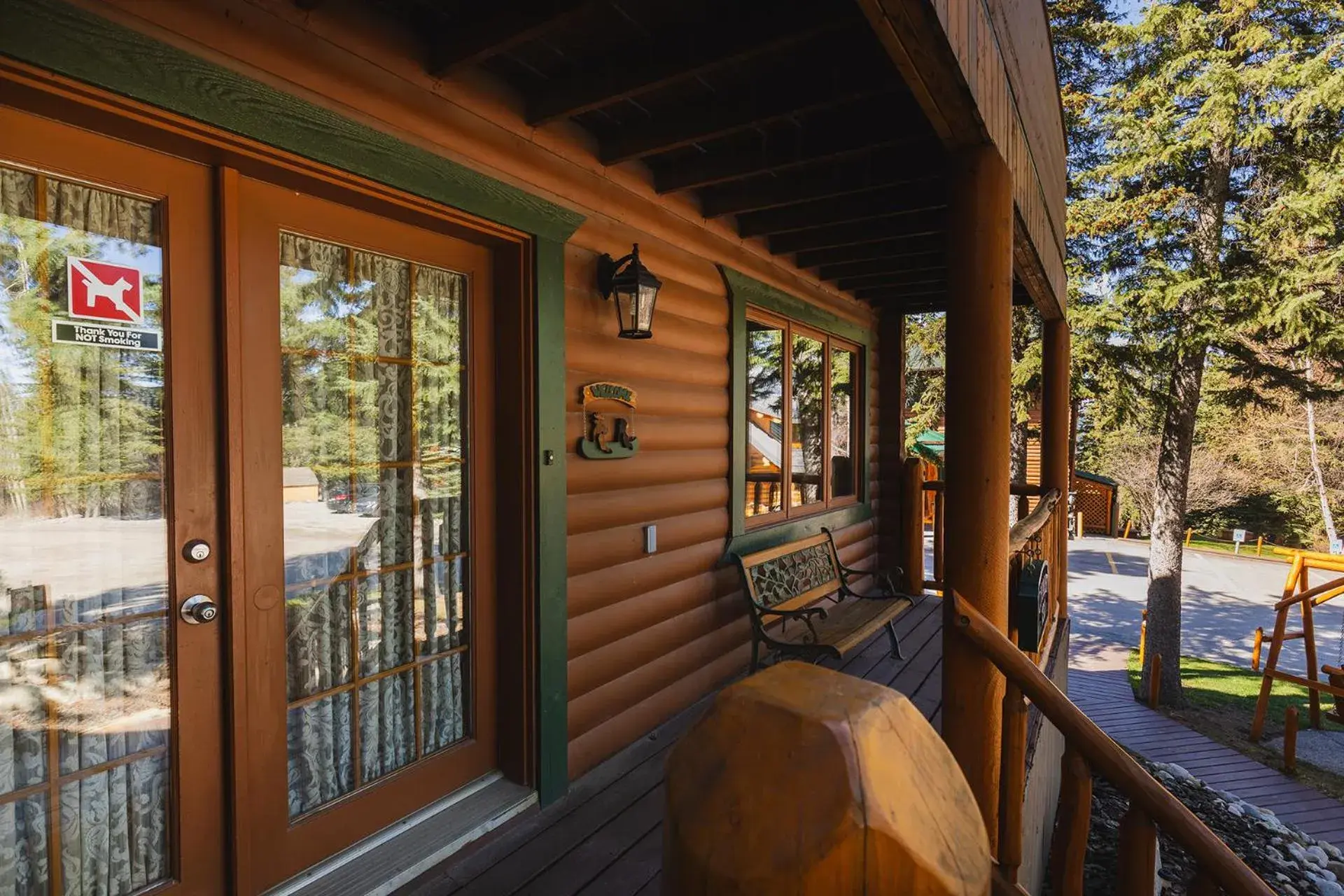 Three-Bedroom Chalet in Overlander Mountain Lodge Three-Bedroom Chalet in Overlander Mountain Lodge