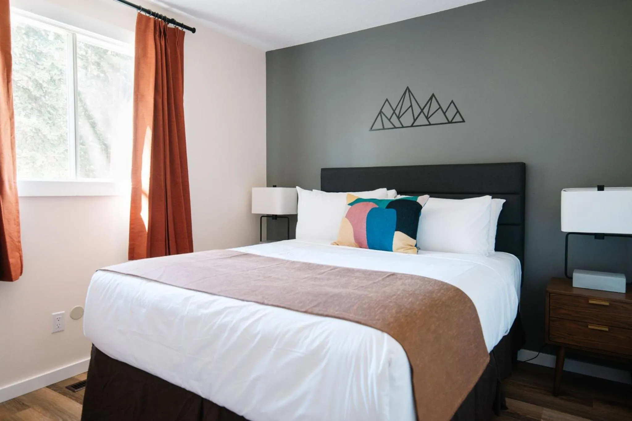 Bed in Overlander Mountain Lodge