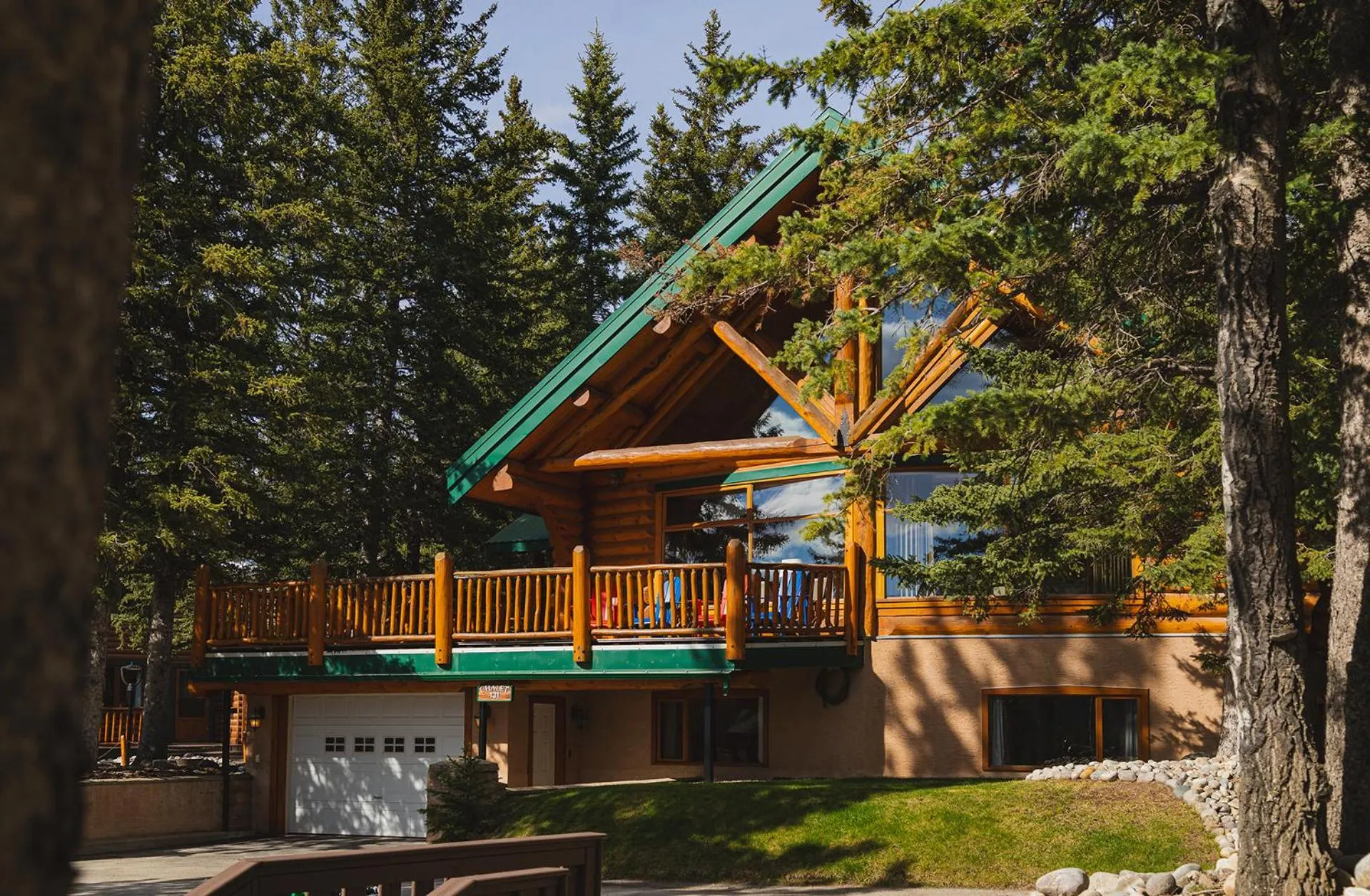 Spring in Overlander Mountain Lodge