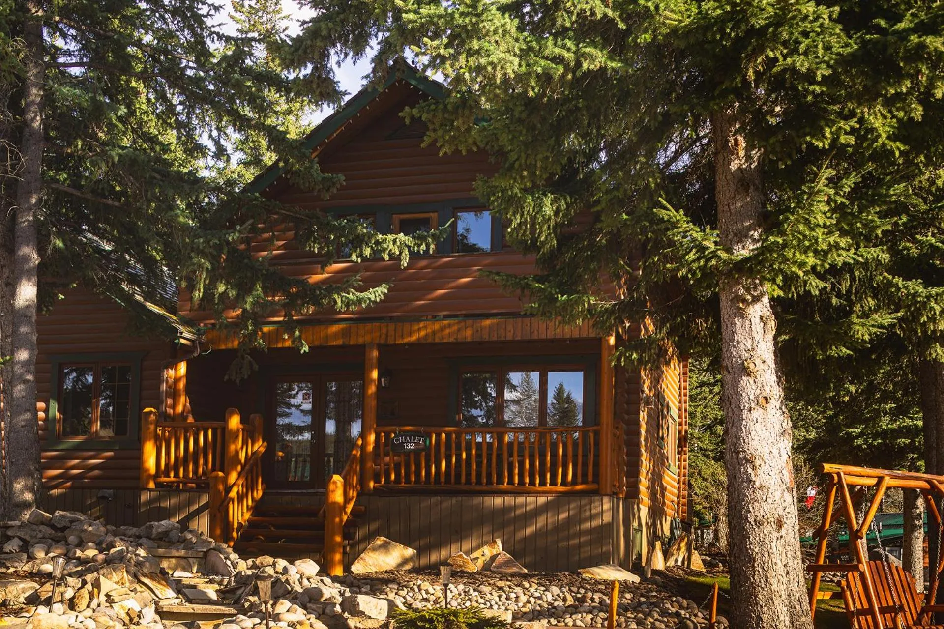 Overlander Mountain Lodge