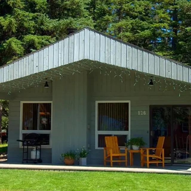 Two-Bedroom Chalet in Overlander Mountain Lodge Two-Bedroom Chalet in Overlander Mountain Lodge