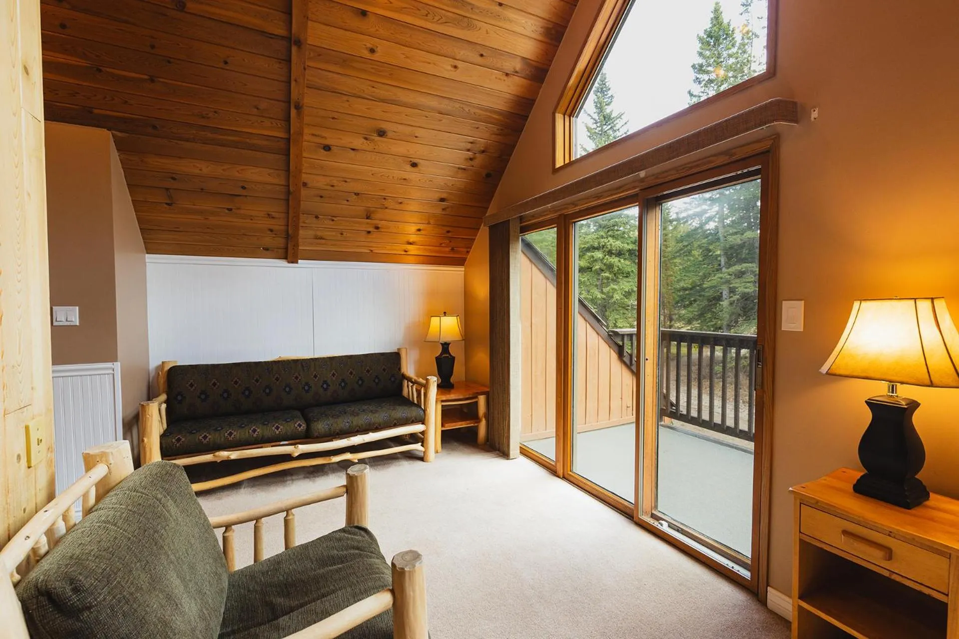 Seating area in Overlander Mountain Lodge