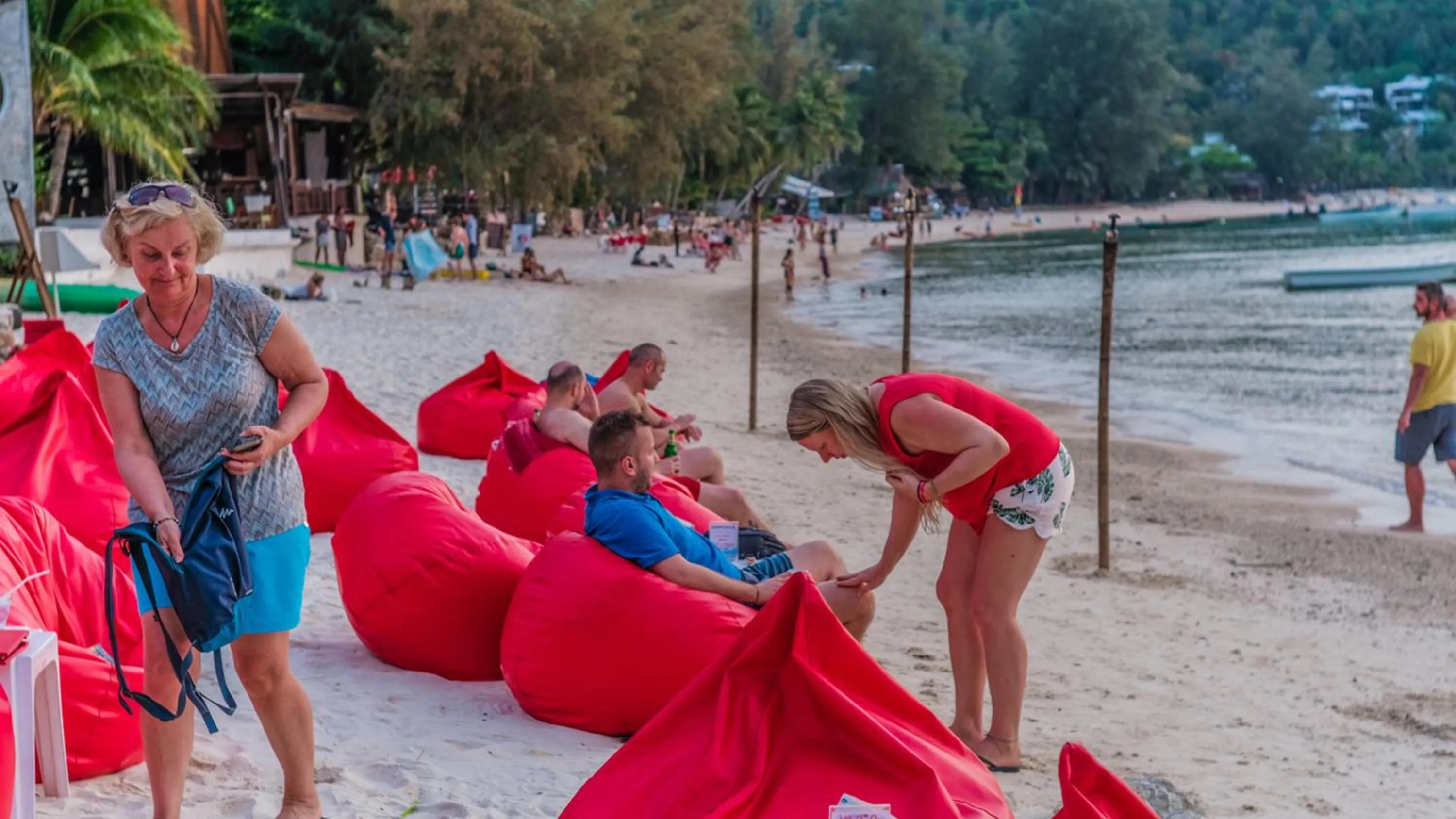People in Villa Cha-Cha Salad Beach Koh Phangan