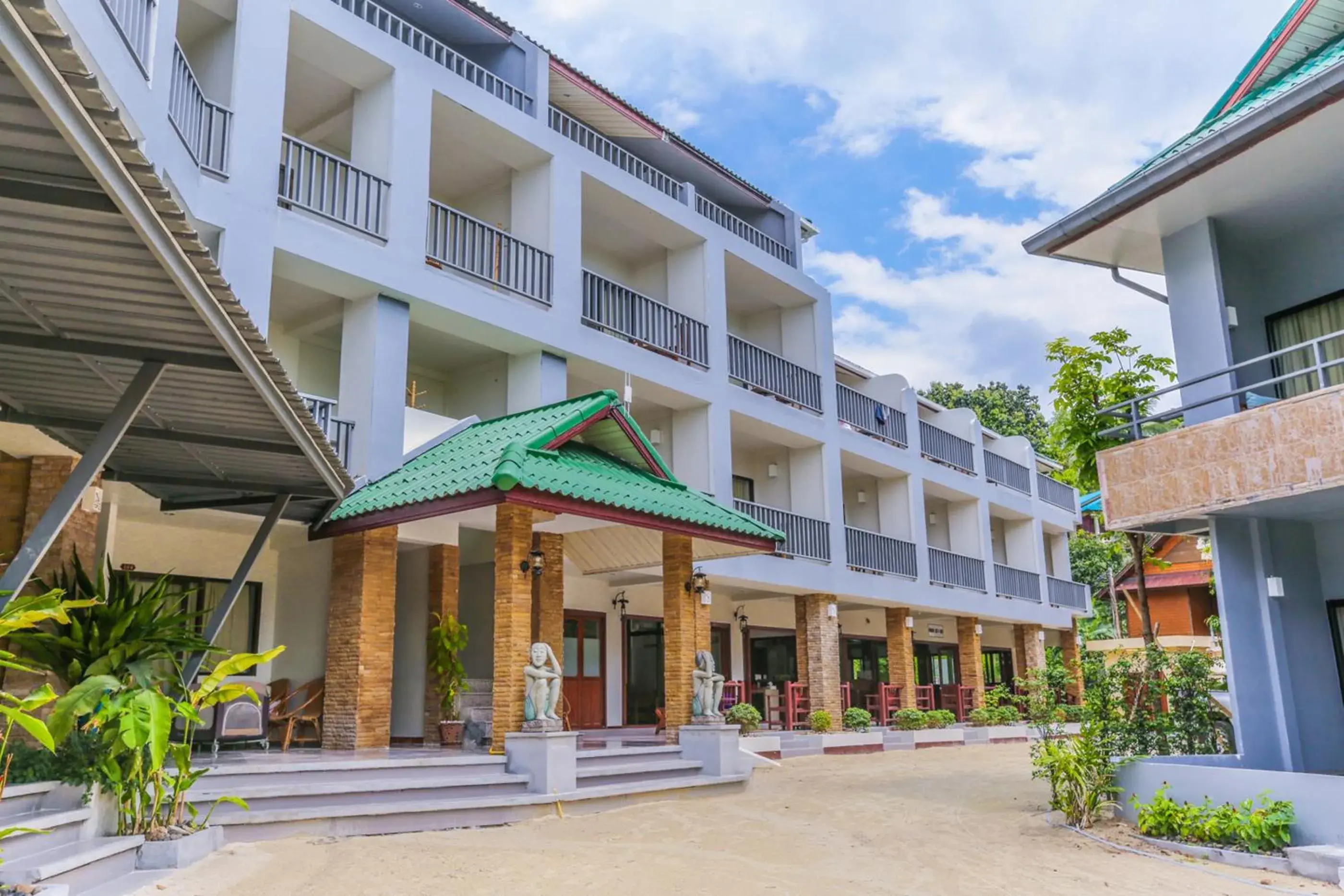 Property building in Villa Cha-Cha Salad Beach Koh Phangan Property building in Villa Cha-Cha Salad Beach Koh Phangan