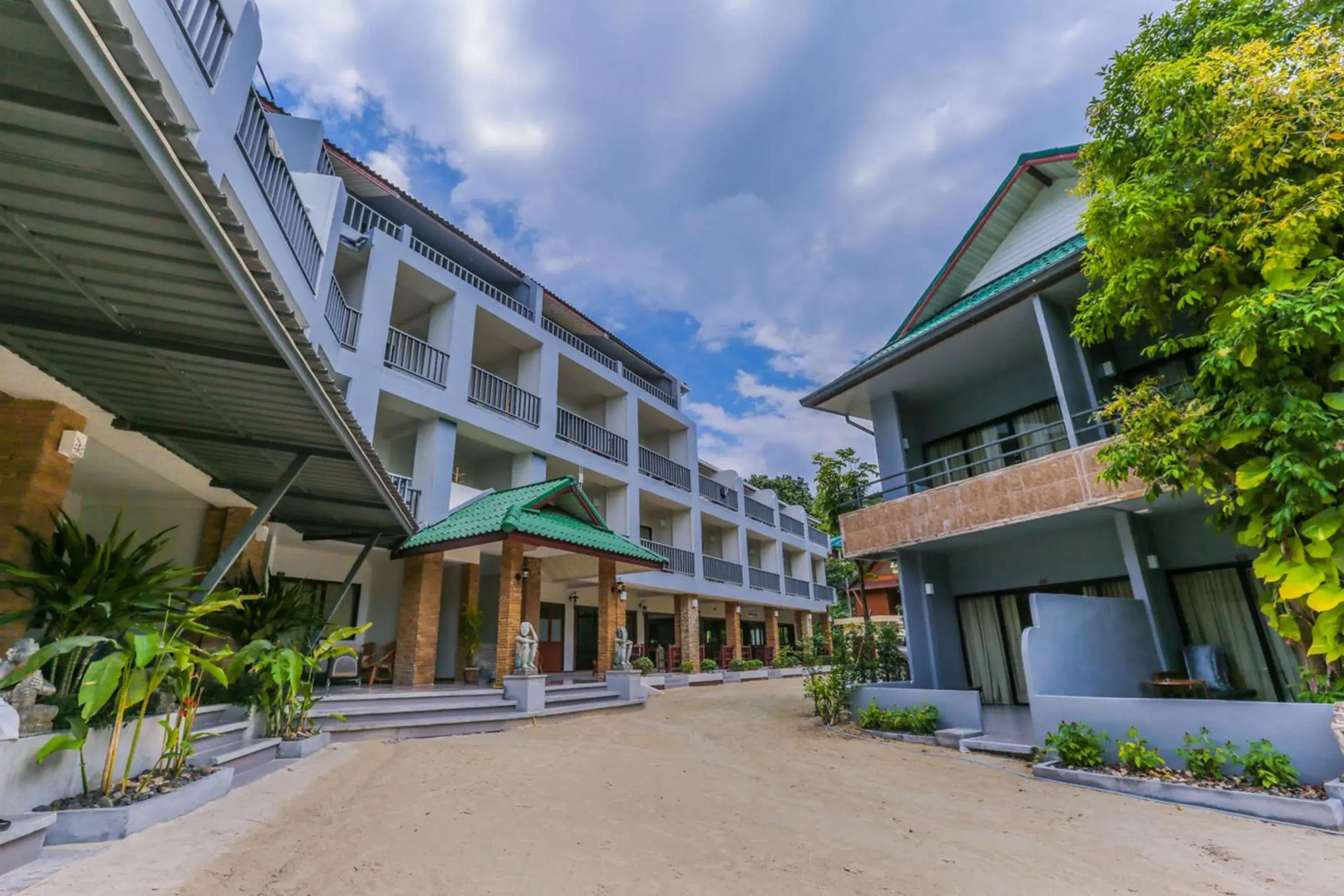 Facade/entrance in Villa Cha-Cha Salad Beach Koh Phangan Facade/entrance in Villa Cha-Cha Salad Beach Koh Phangan