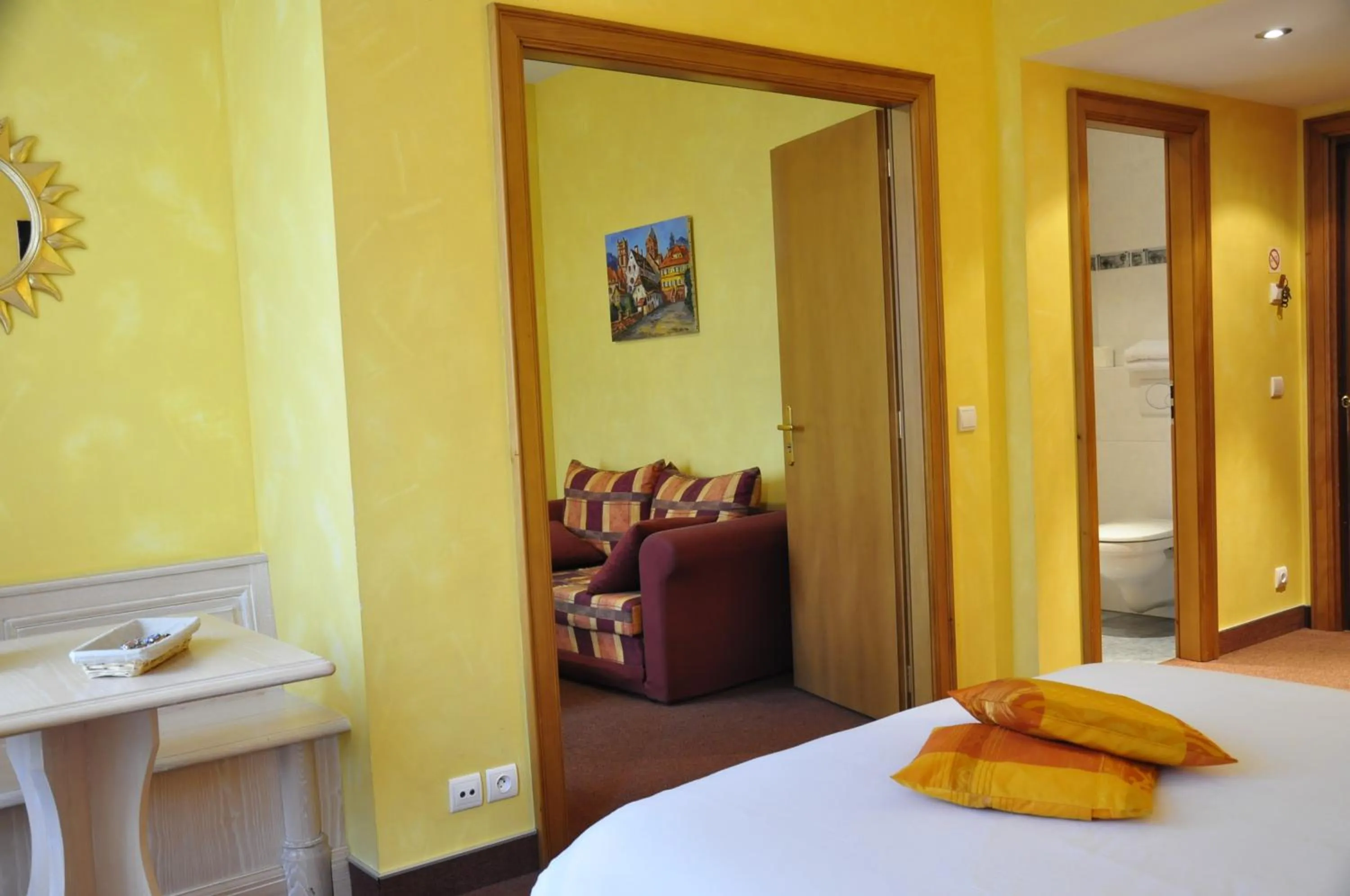 Bedroom, Bed in Logis Hôtel-Restaurant du Herrenstein