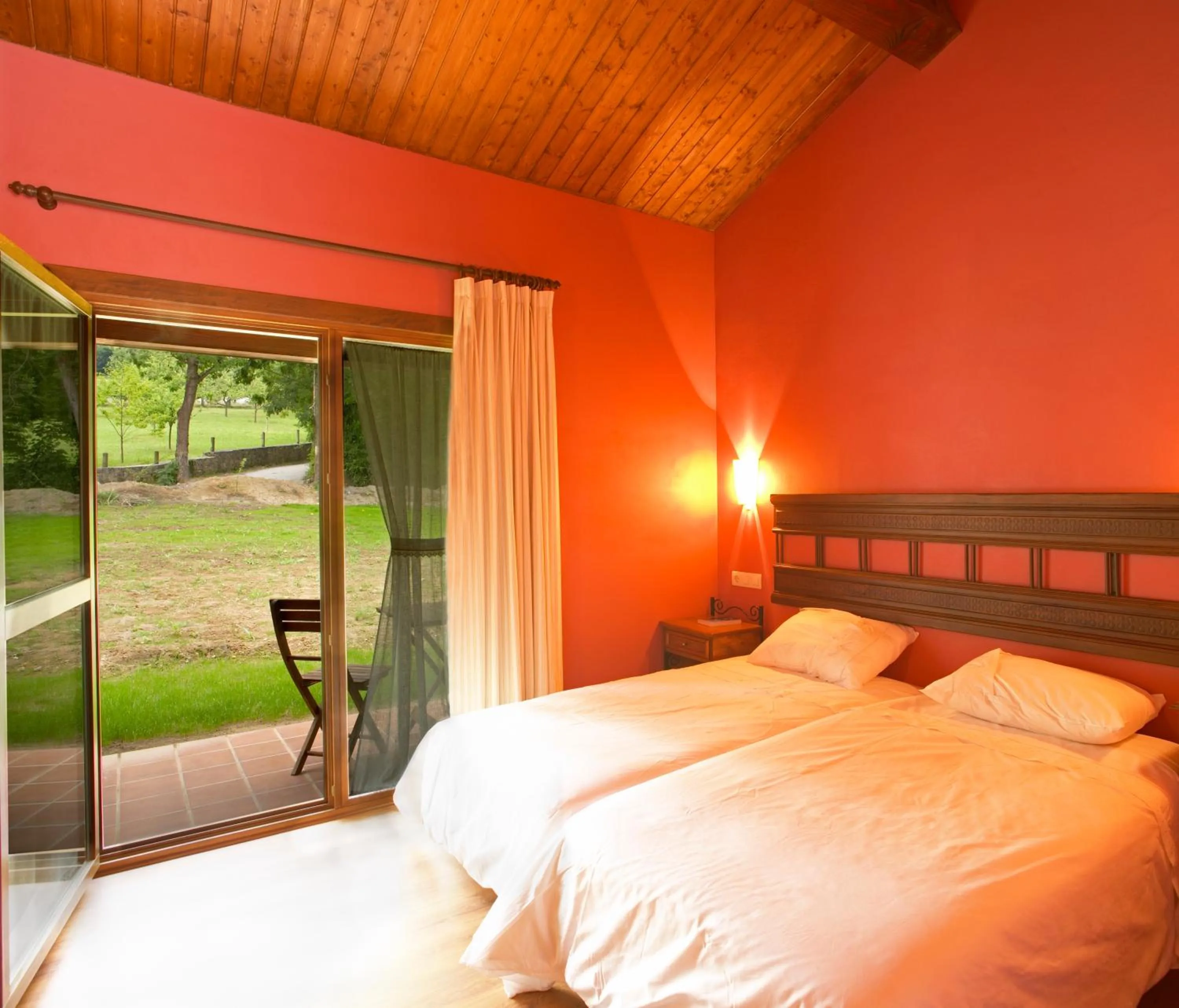 Day, Bed in Hotel Rural Coviella