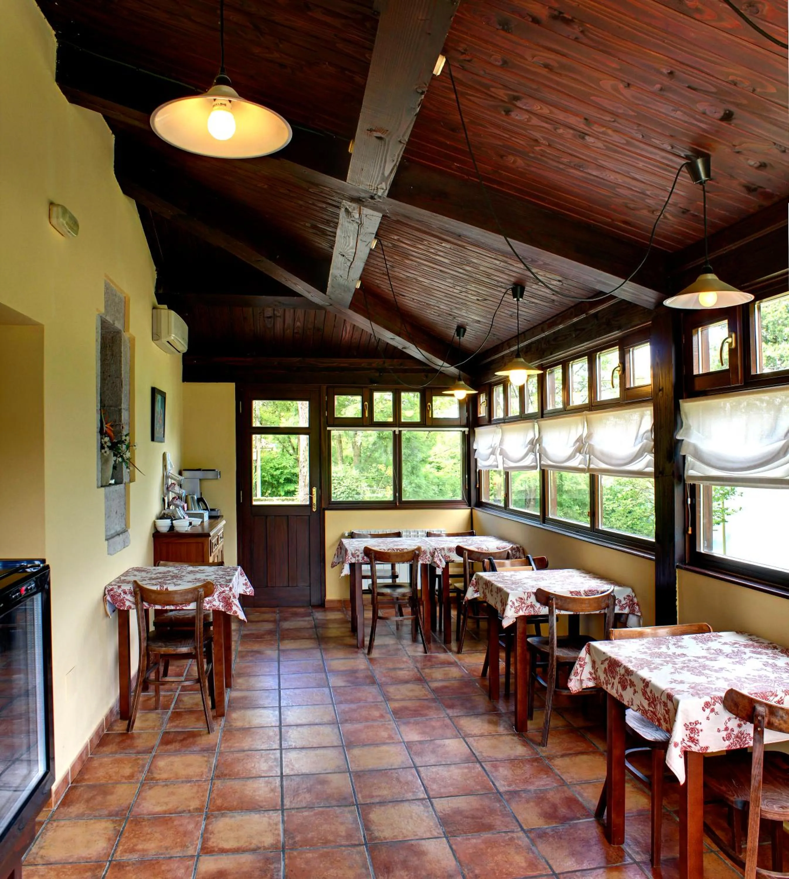 Restaurant/places to eat in Hotel Rural Coviella