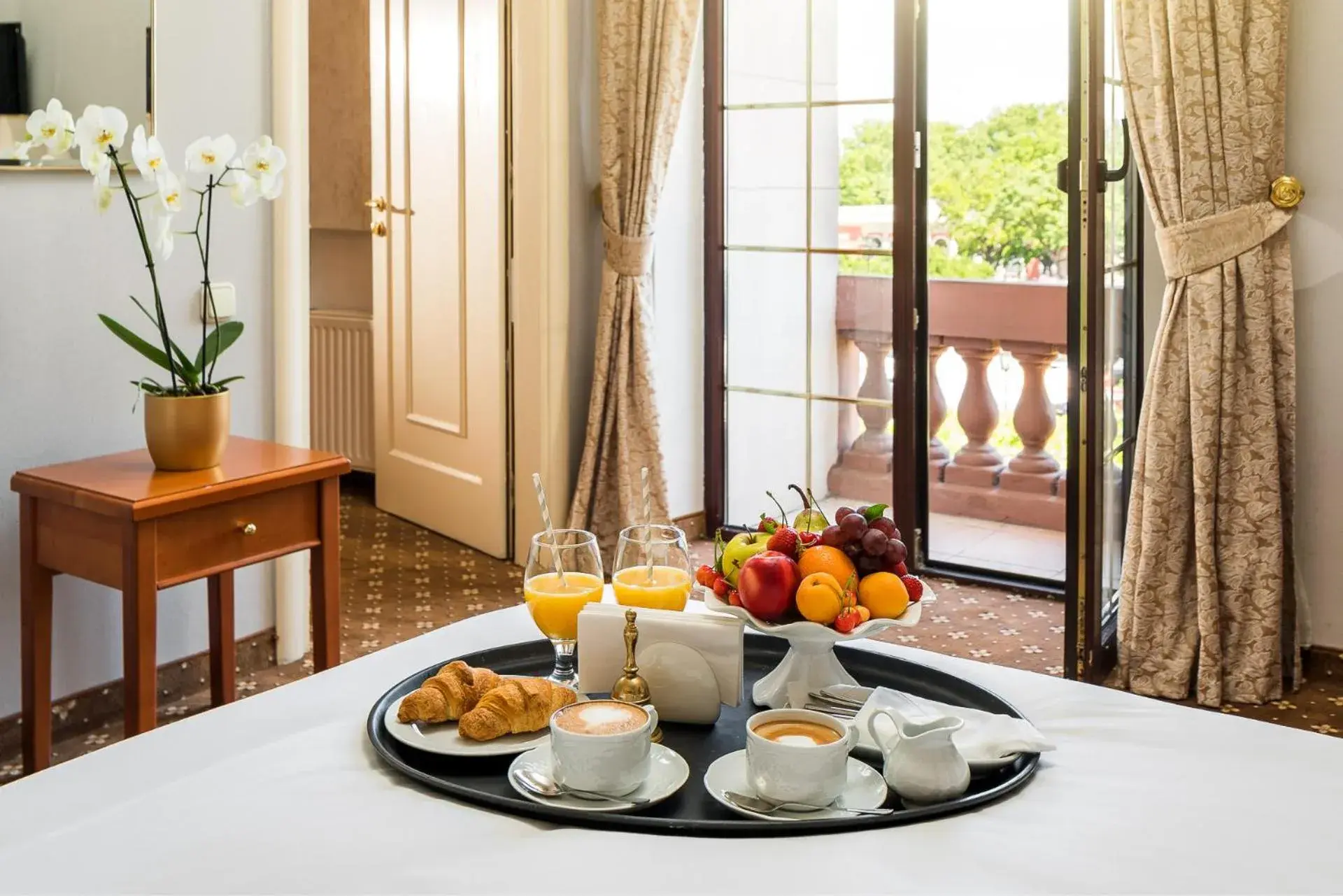 Breakfast in Mozart Hotel Breakfast in Mozart Hotel