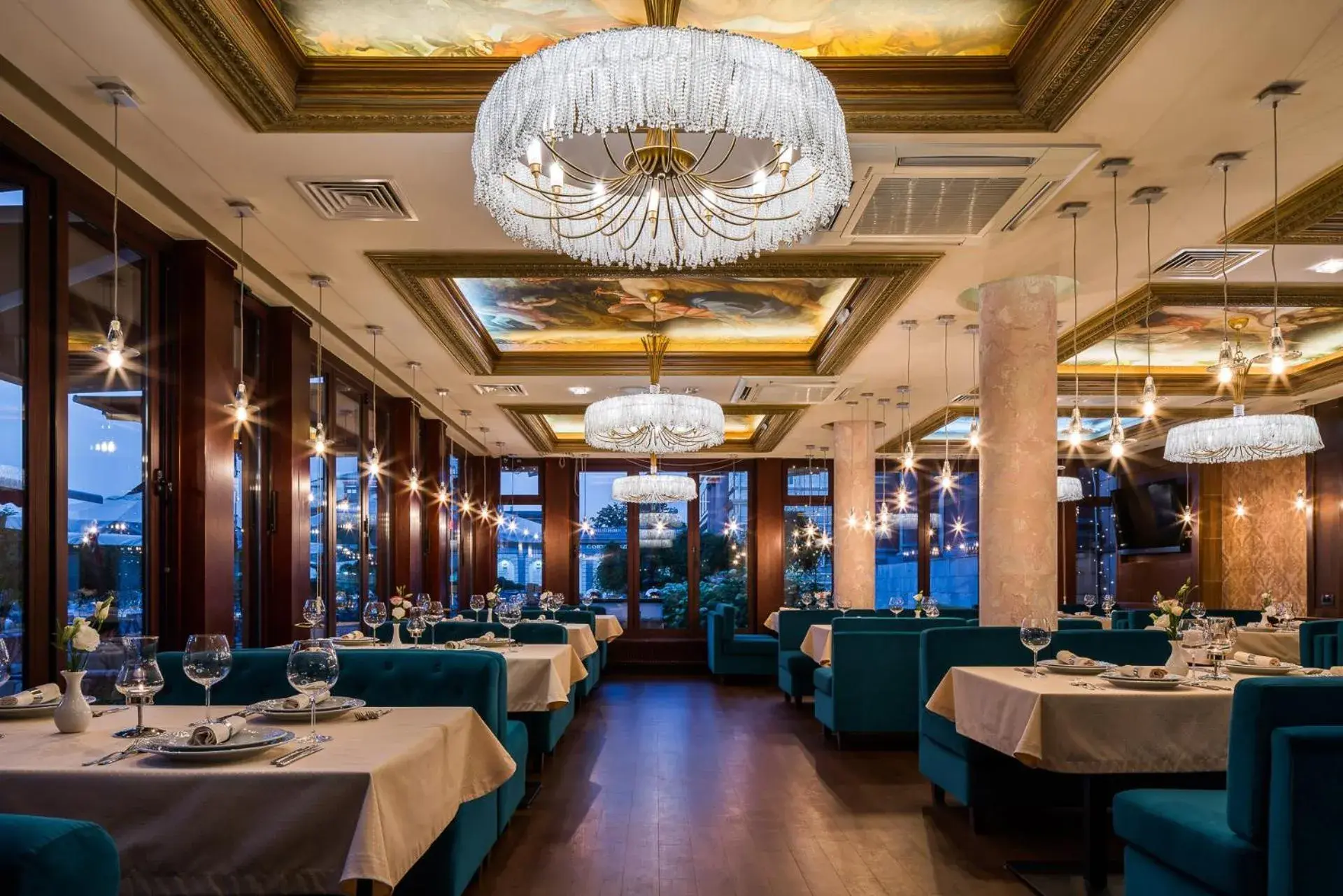 Restaurant/places to eat in Mozart Hotel Restaurant/places to eat in Mozart Hotel