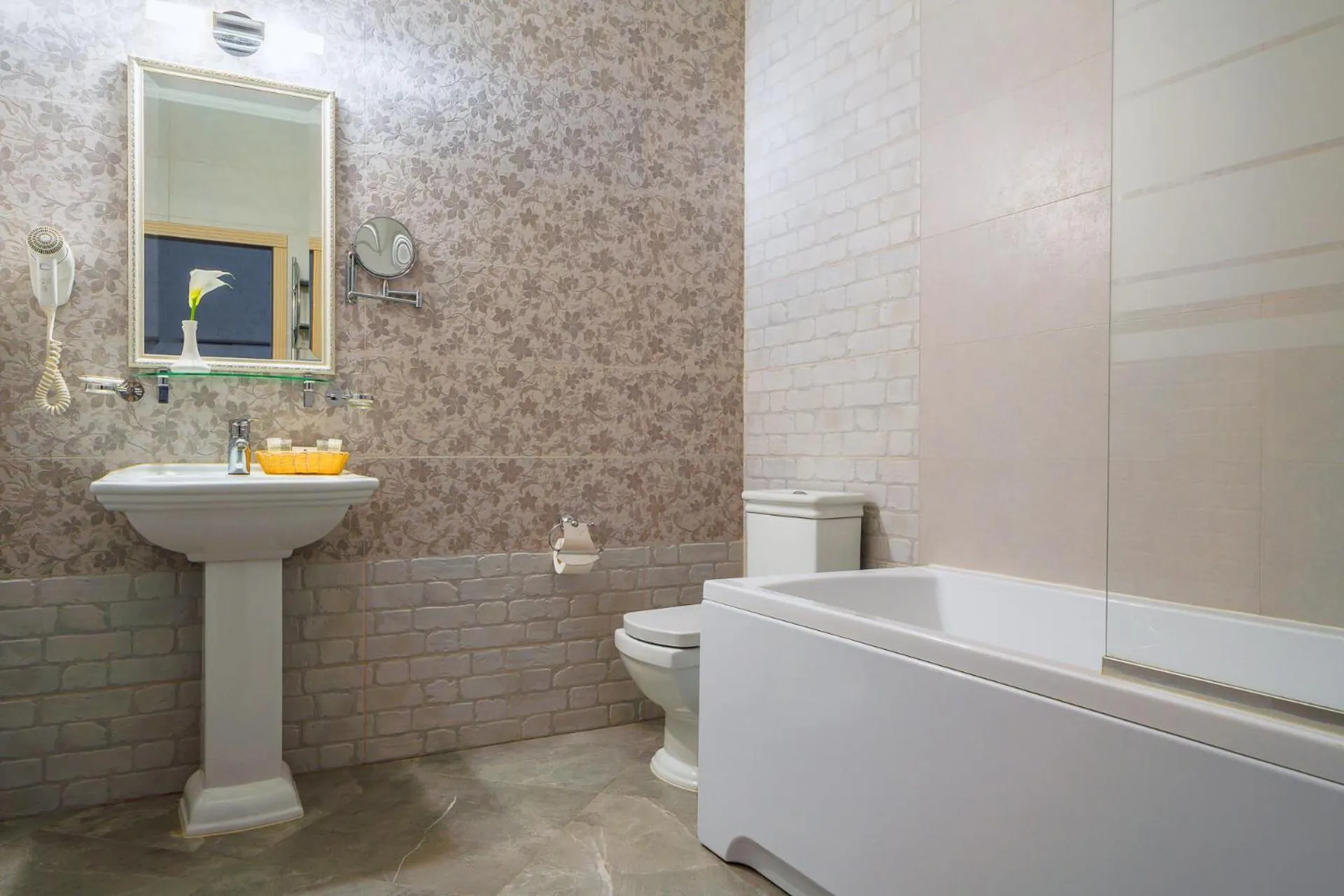 Bathroom in Mozart Hotel