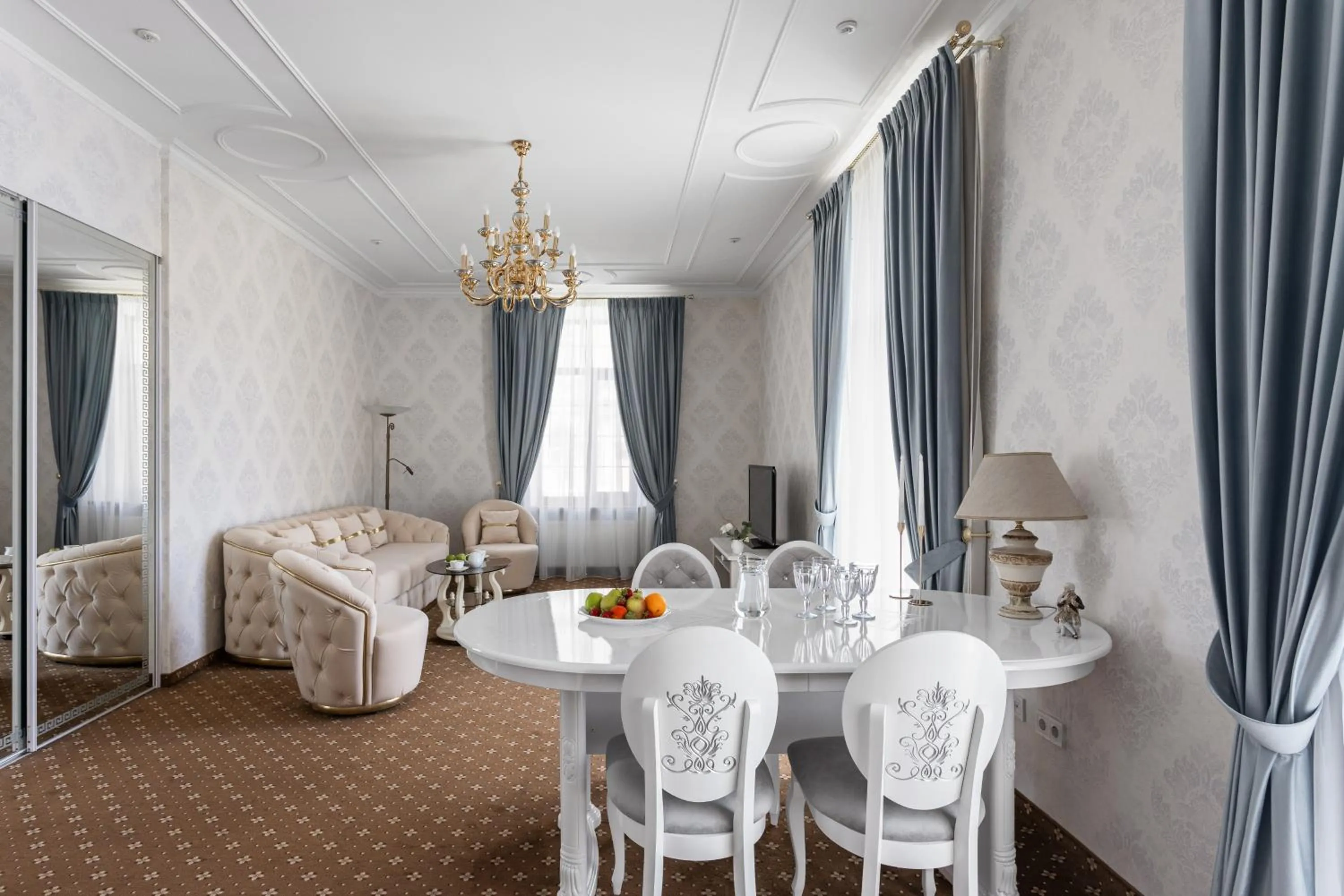 Living room in Mozart Hotel