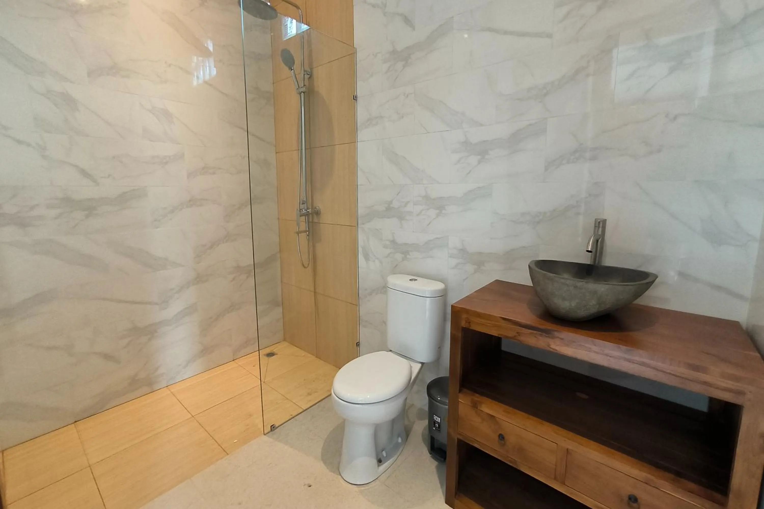 Shower in Bhuana Shanti Homestay Ubud