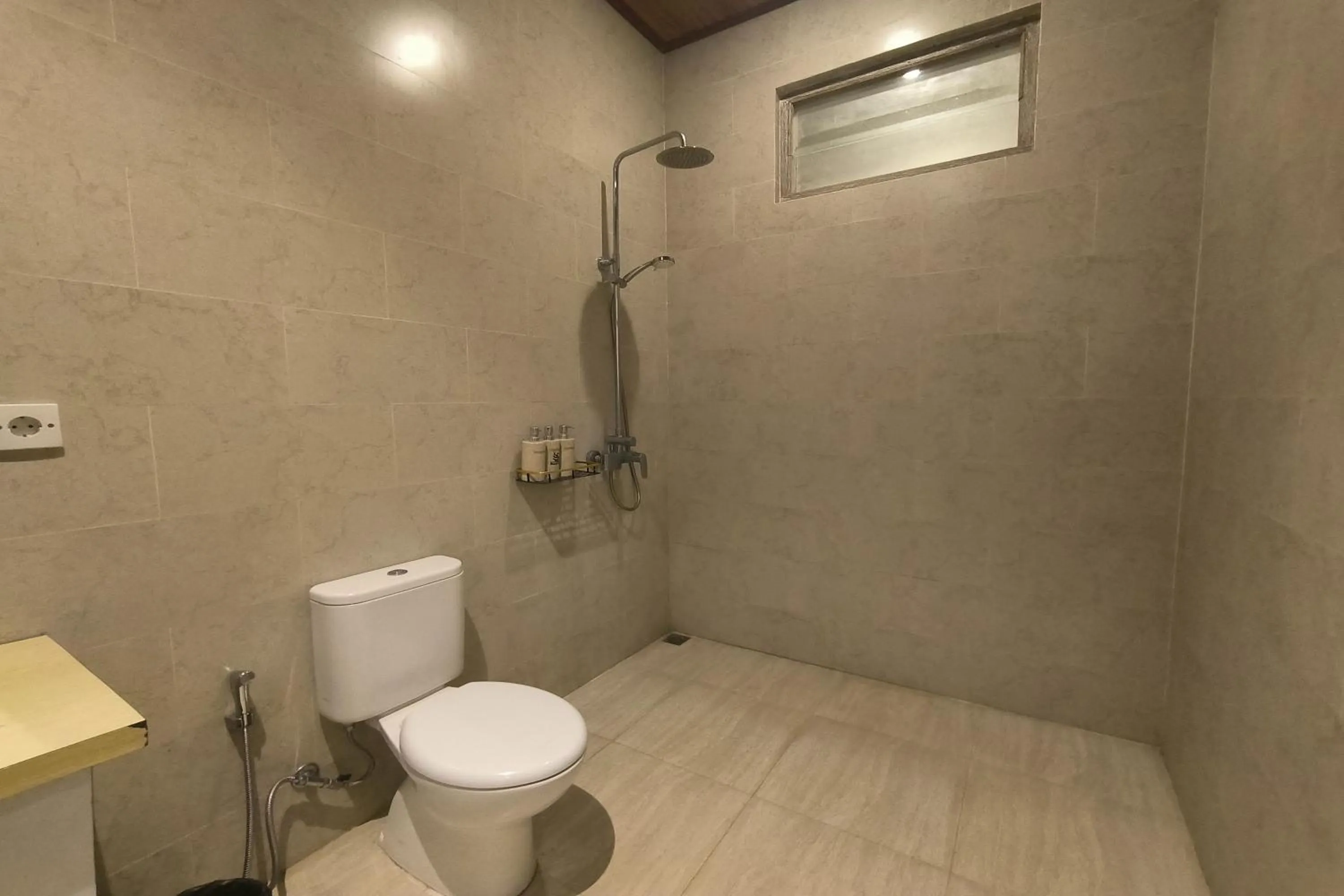 Shower in Bhuana Shanti Homestay Ubud