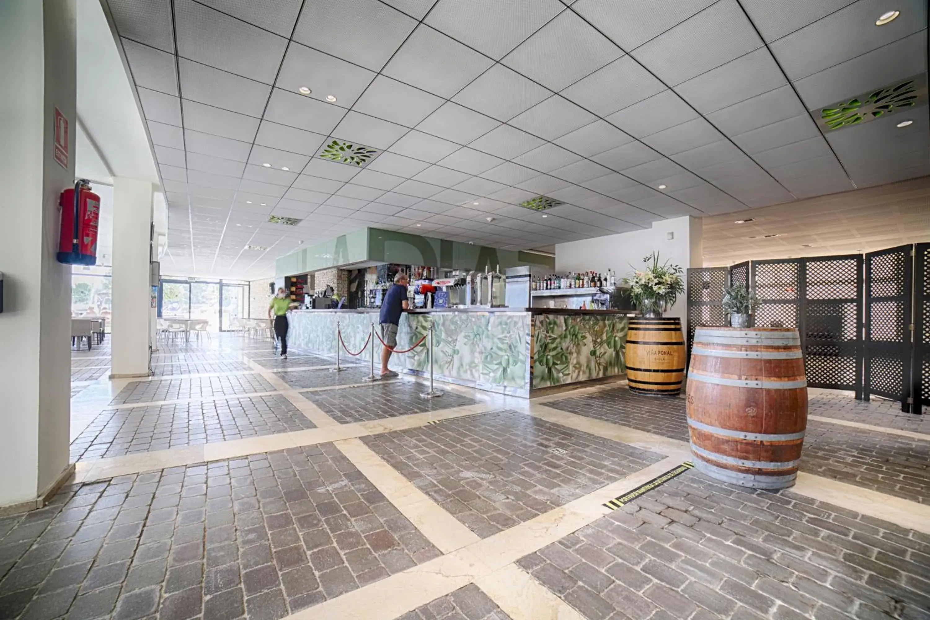 Lounge or bar in Ohtels Les Oliveres Lounge or bar in Ohtels Les Oliveres